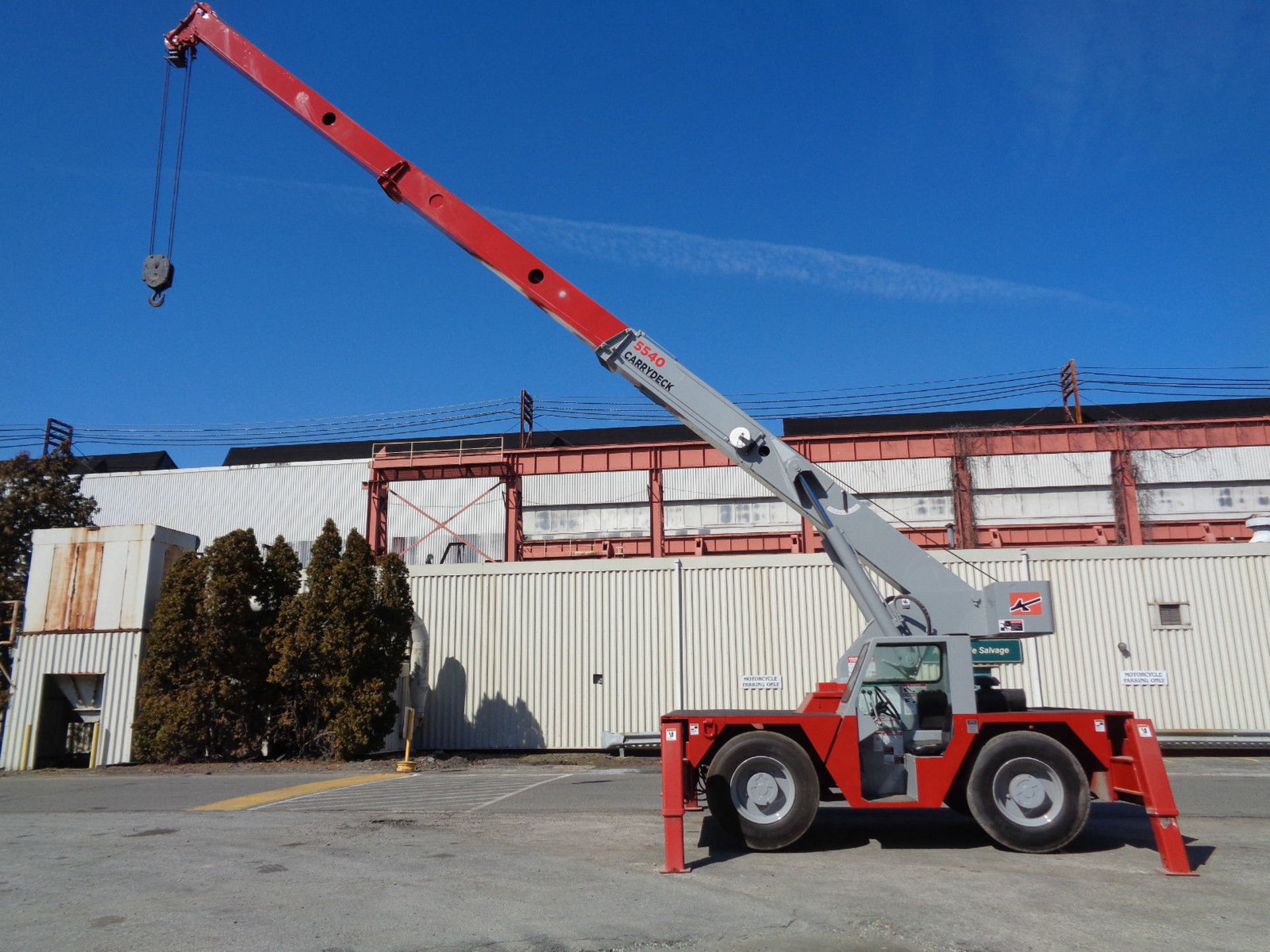 ShuttleLift 5540 15 Ton Carry Deck Crane - Image 10 of 11