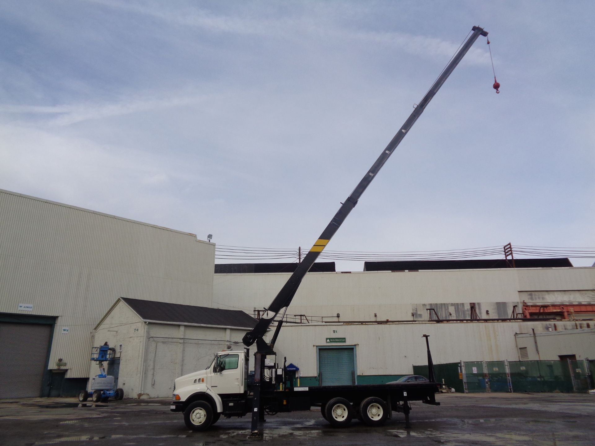 Sterling Boom Truck Crane 16 Ton Capacity - 68ft Height - Image 4 of 14