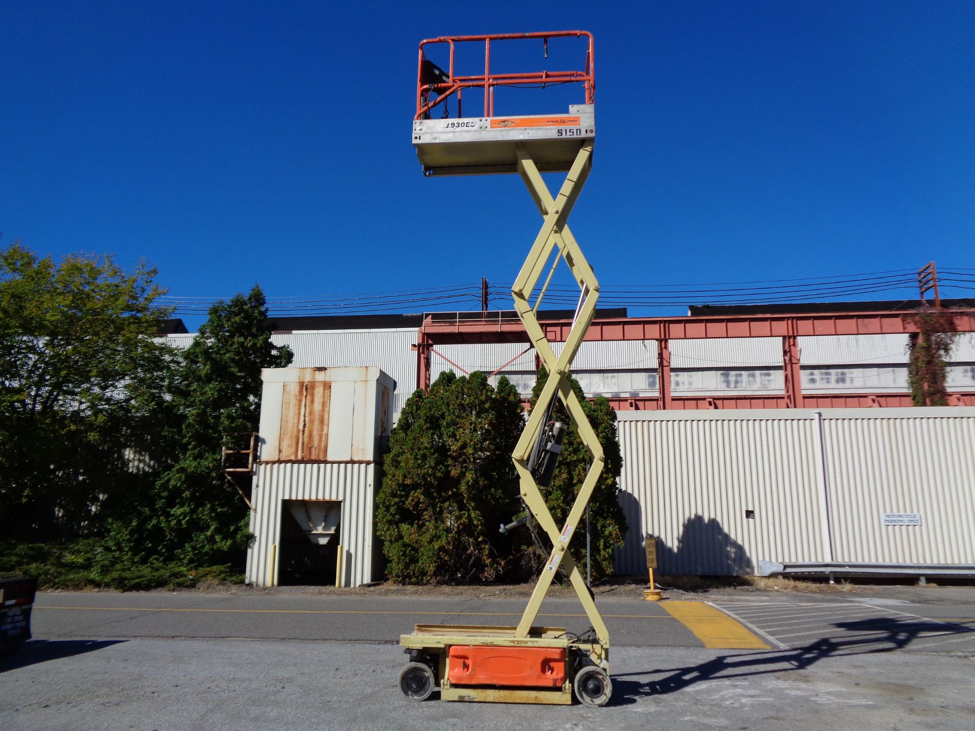 JLG 1930ES Scissor Lift -19ft height - Only 364 hours - Image 3 of 12