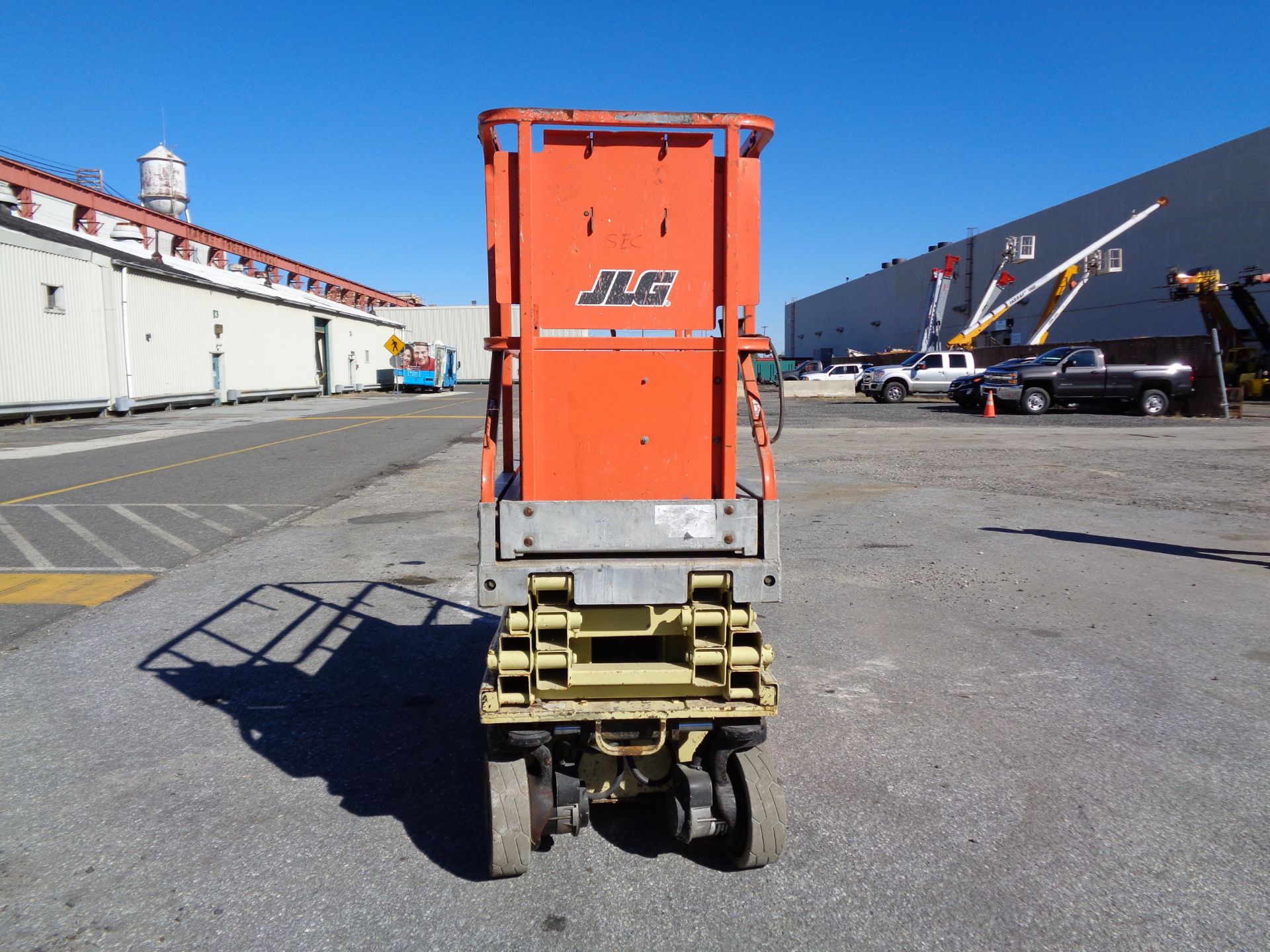 JLG 1930ES Scissor Lift -19ft height - Only 364 hours - Image 8 of 12