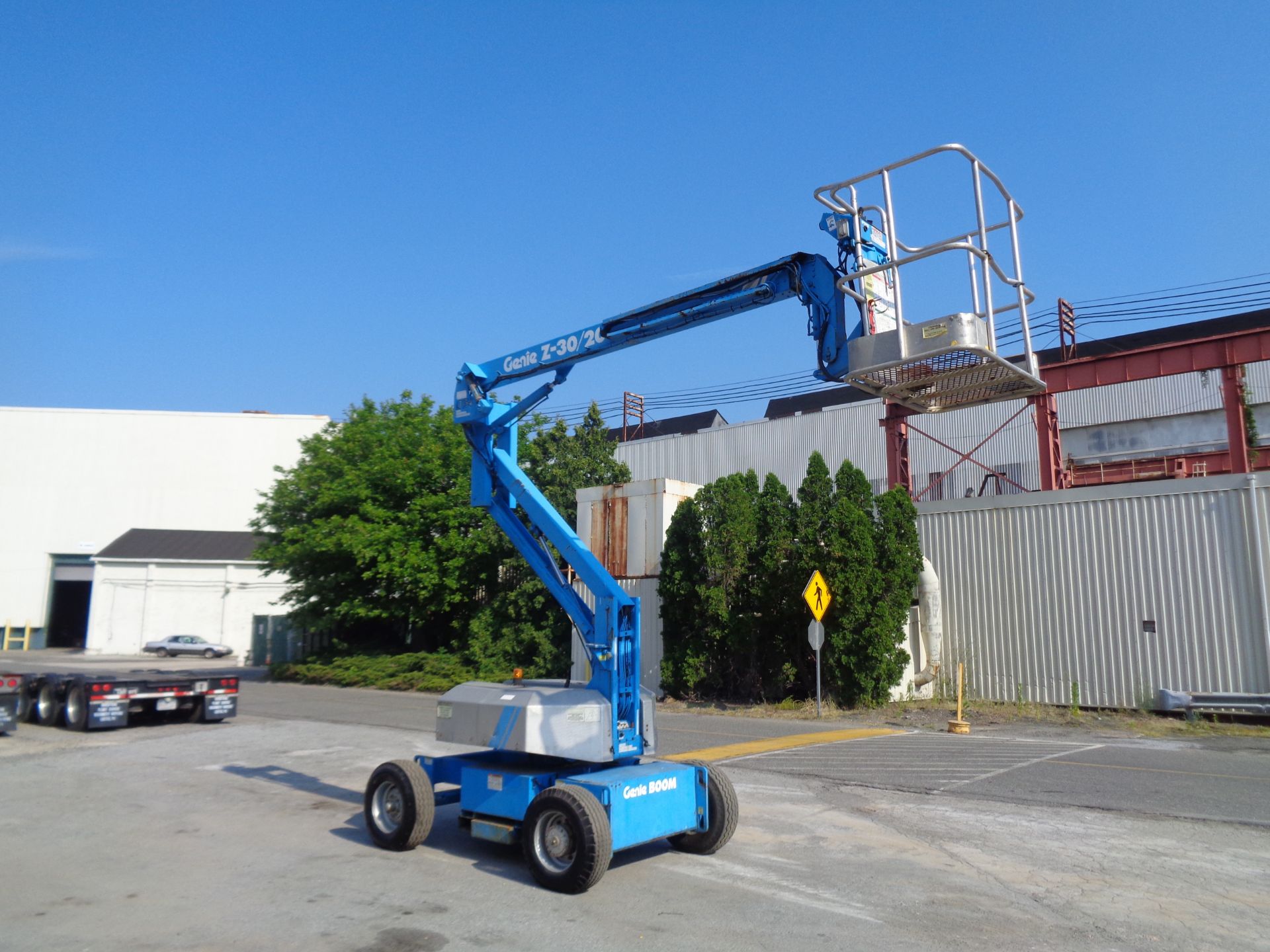 Genie Z30/20 Electric Articulating Boom Lift - 30FT Height - Image 4 of 12