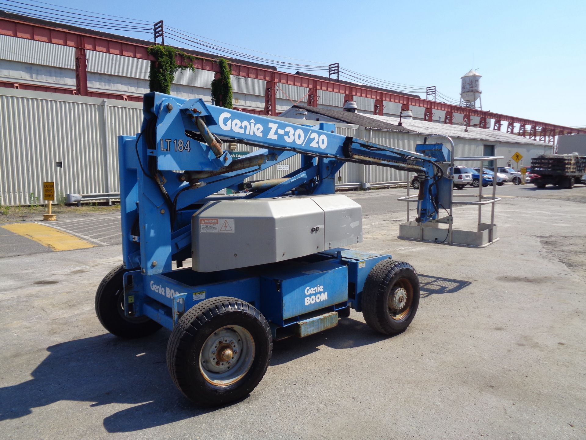 Genie Z30/20 Electric Articulating Boom Lift - 30ft Height - Image 11 of 12