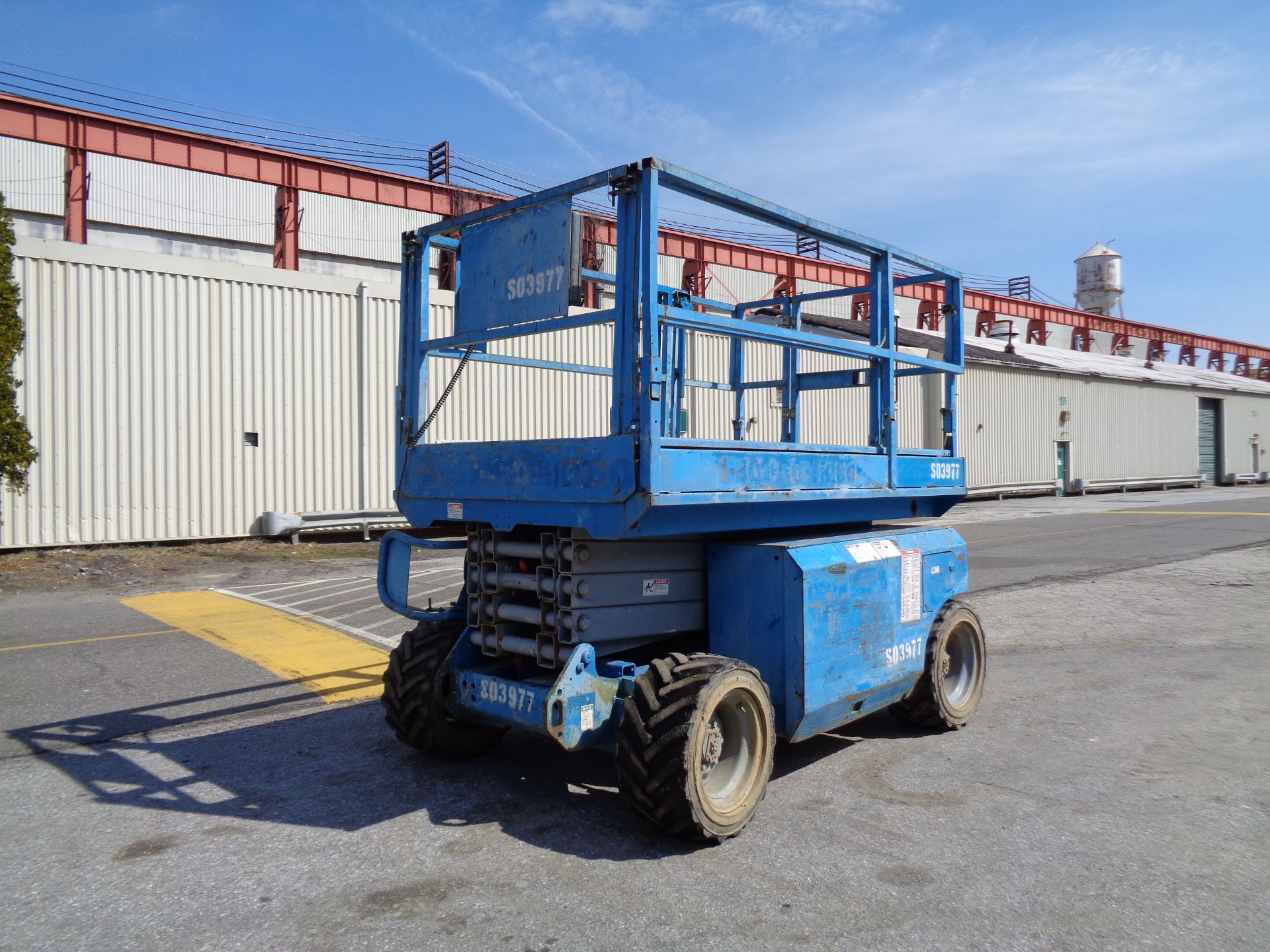 Genie GS2668RT 4x4 26ft Rough Terrain Scissor Lift - Image 10 of 12