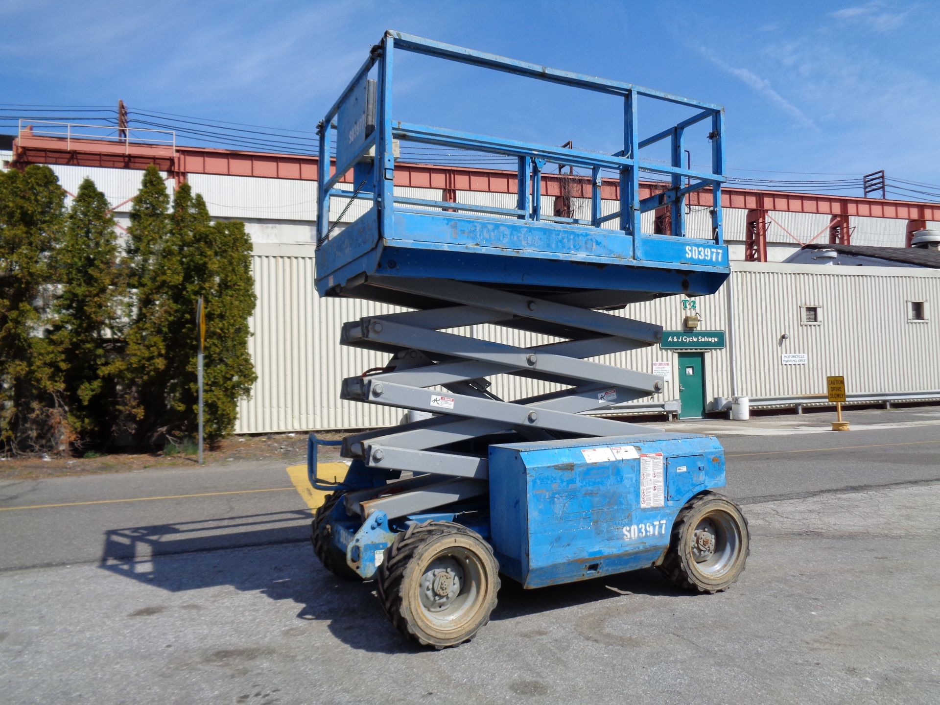 Genie GS2668RT 4x4 26ft Rough Terrain Scissor Lift - Image 5 of 12