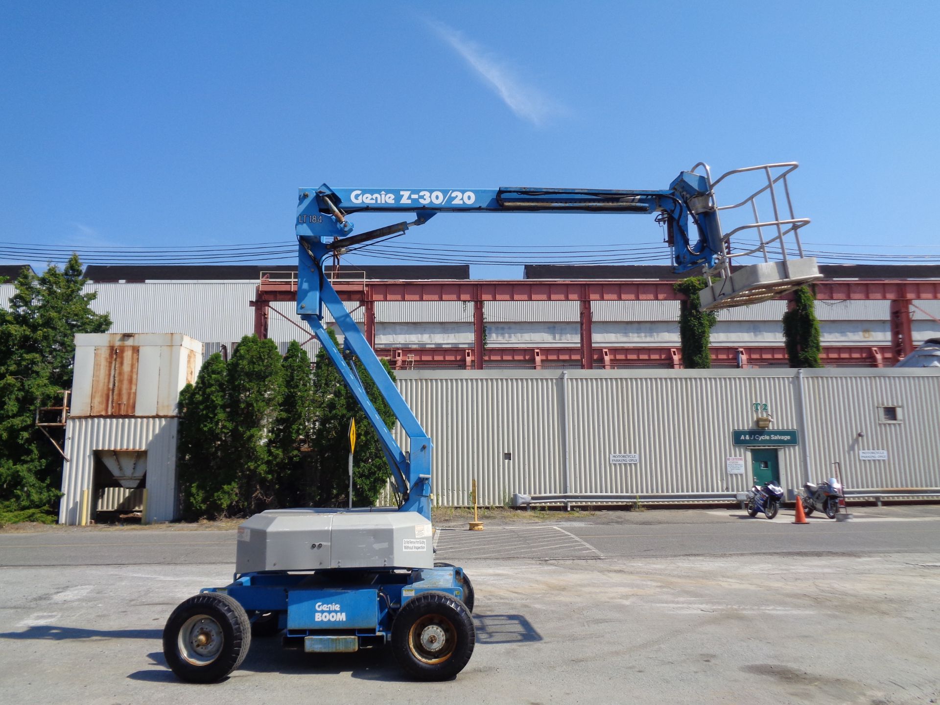 Genie Z30/20 Electric Articulating Boom Lift - 30ft Height