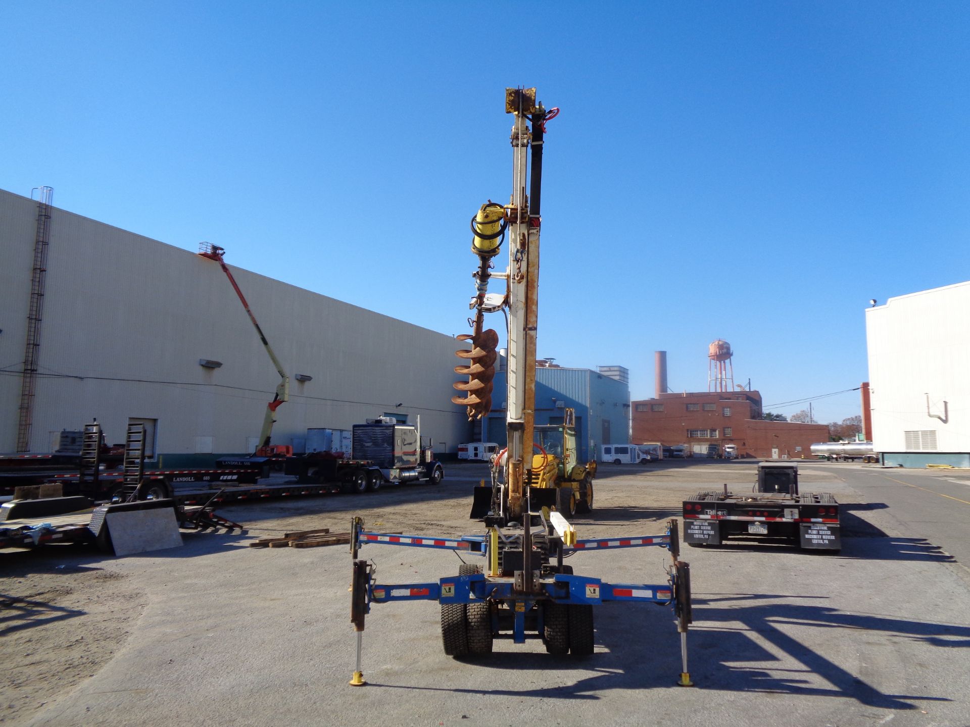 Skylift MiniD33+ Back Yard Digger Derrick Crane - With Trailer And Man Basket - Image 7 of 12