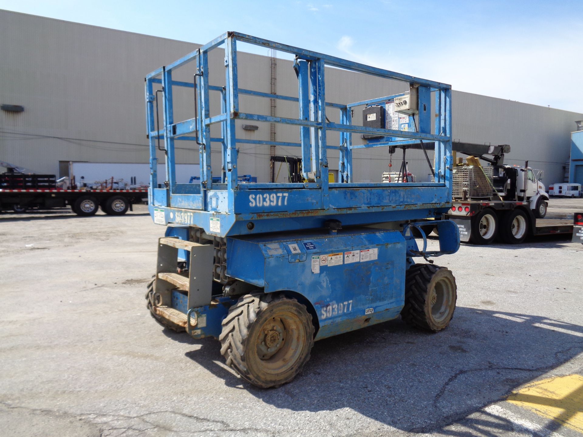 Genie GS2668RT 4x4 26ft Rough Terrain Scissor Lift - Image 7 of 12