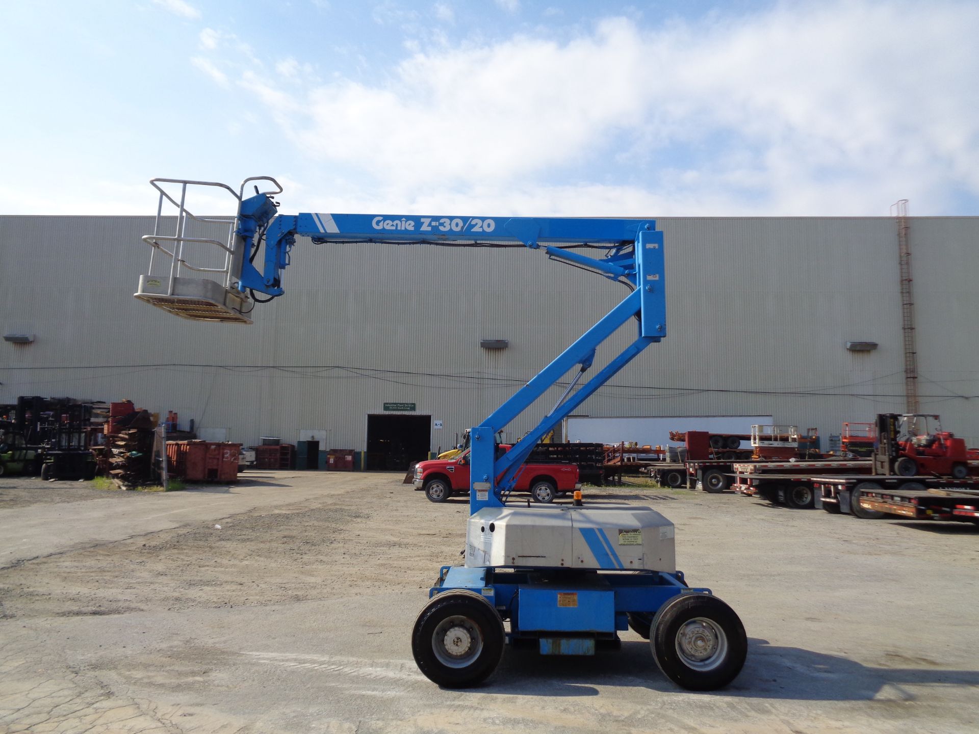 Genie Z30/20 Electric Articulating Boom Lift - 30FT Height - Image 6 of 12