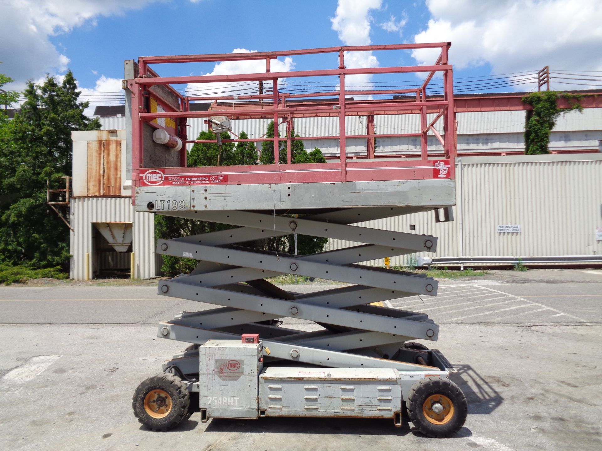 MEC 2548HT Electric Scissor Lift