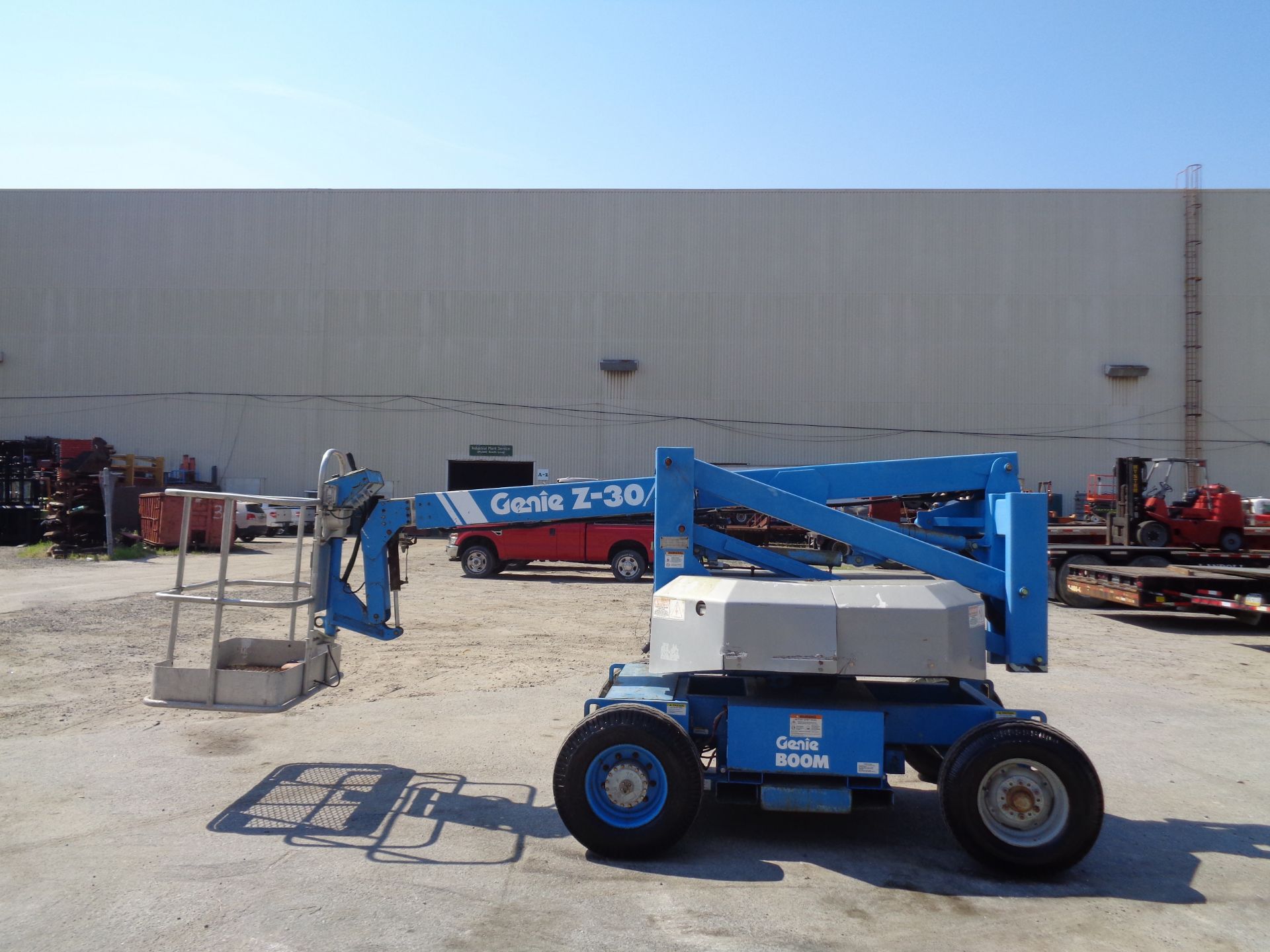 Genie Z30/20 Electric Articulating Boom Lift - 30ft Height - Image 10 of 12