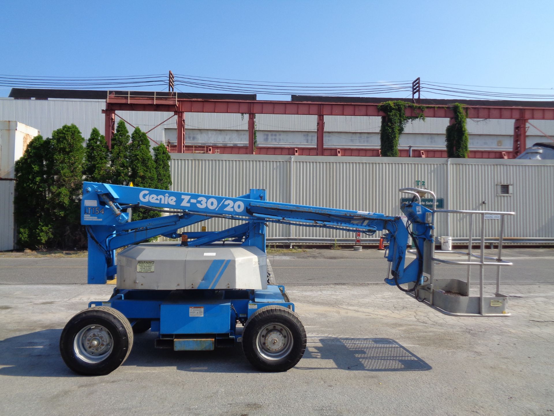 Genie Z30/20 Electric Articulating Boom Lift - 30FT Height - Image 12 of 12