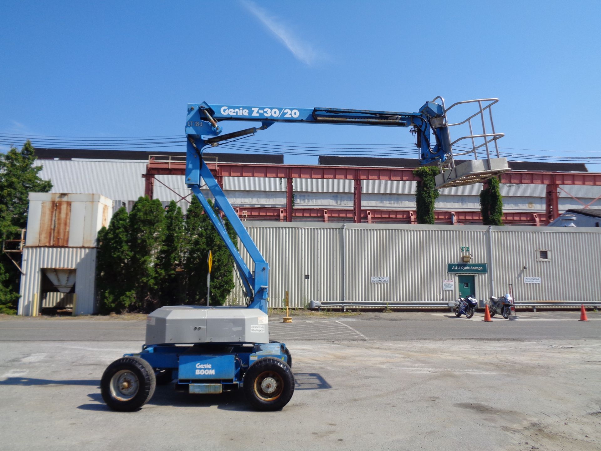 Genie Z30/20 Electric Articulating Boom Lift - 30ft Height - Image 8 of 12