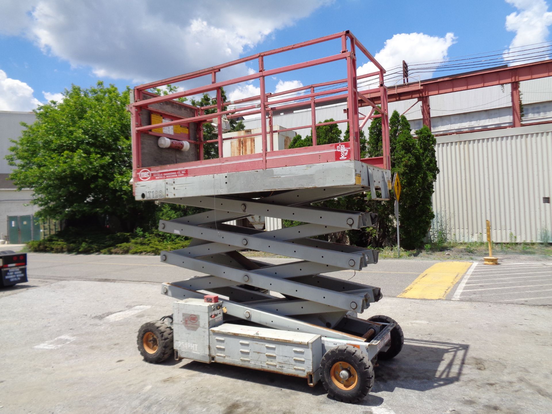 MEC 2548HT Electric Scissor Lift - Image 8 of 12