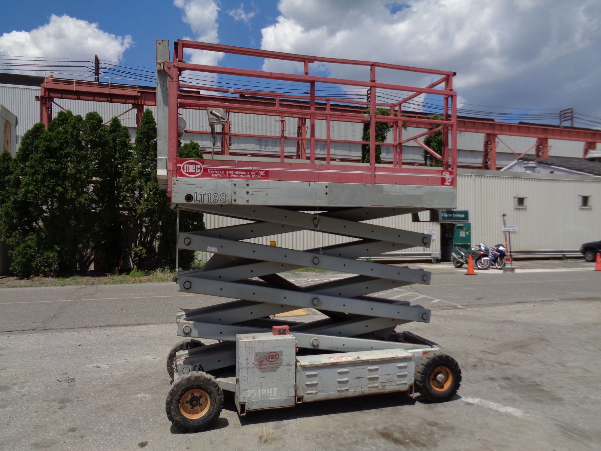 MEC 2548HT Electric Scissor Lift - Image 5 of 12