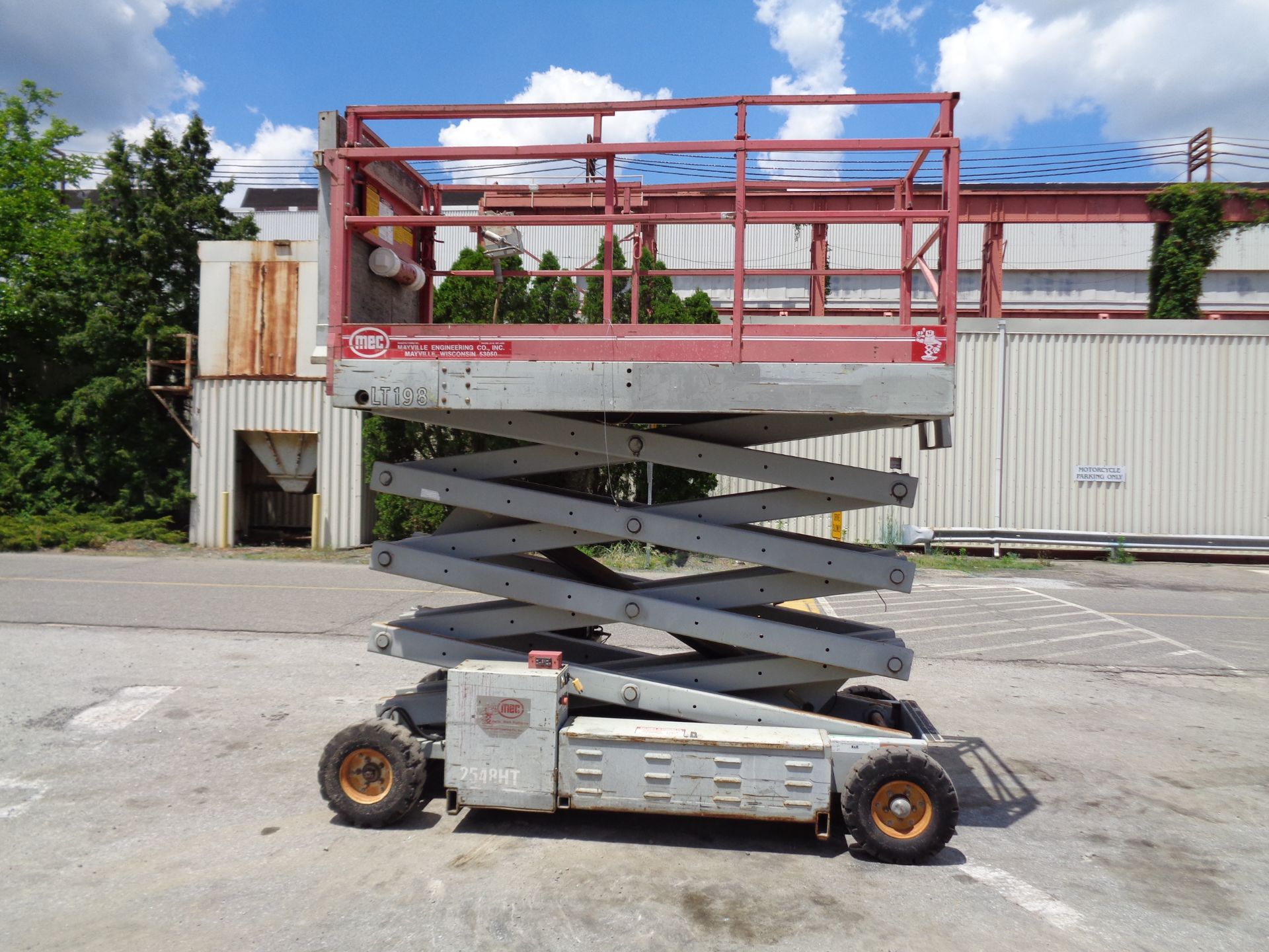 MEC 2548HT Electric Scissor Lift - Image 6 of 12