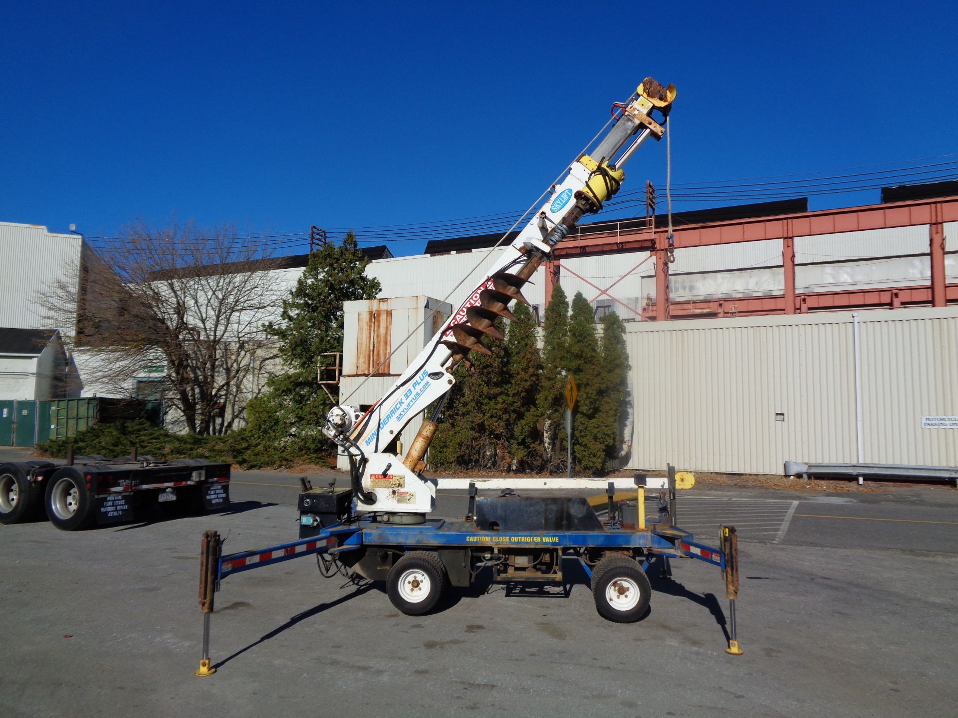 Skylift MiniD33+ Back Yard Digger Derrick Crane - With Trailer And Man Basket - Image 10 of 12