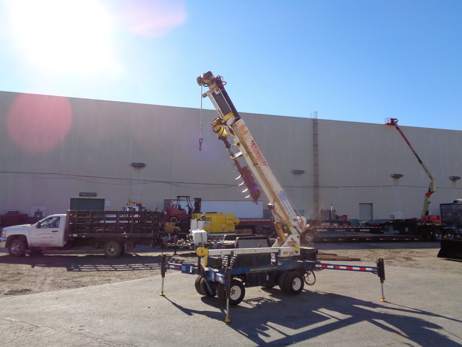 Skylift MiniD33+ Back Yard Digger Derrick Crane - With Trailer And Man Basket - Image 8 of 12