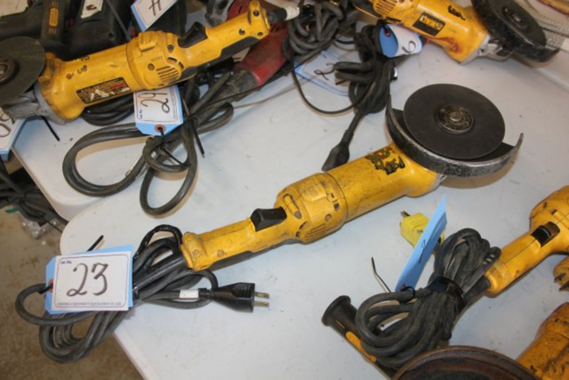 DEWALT 5-6IN ANGLE GRINDER