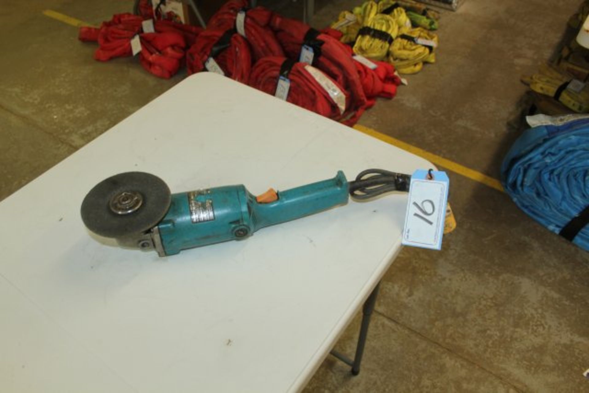 MAKITA 5IN ANGLE GRINDER