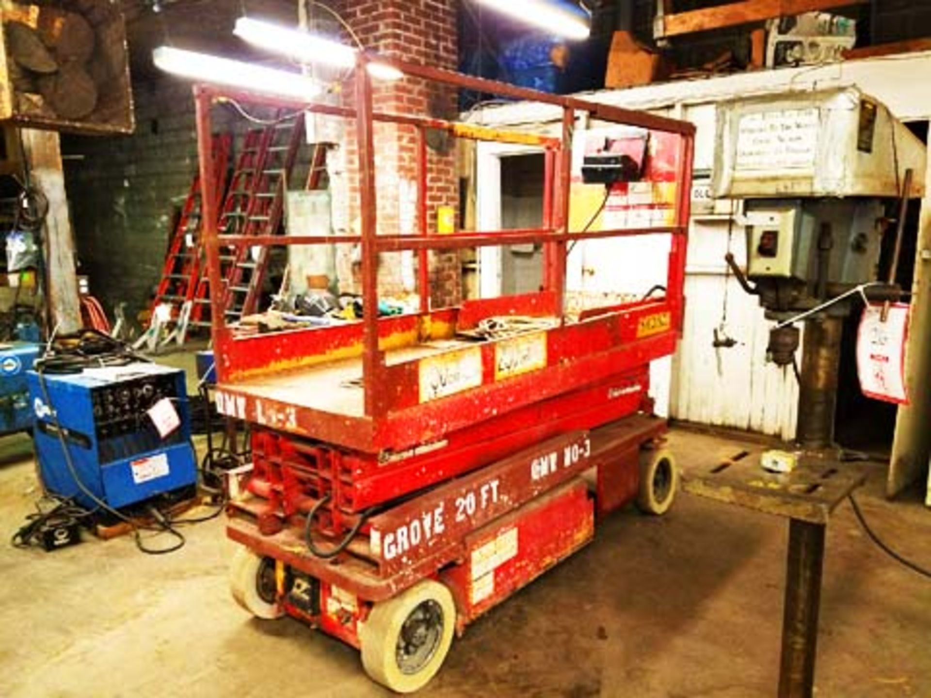 20' Scissor Lift, S/N 37701