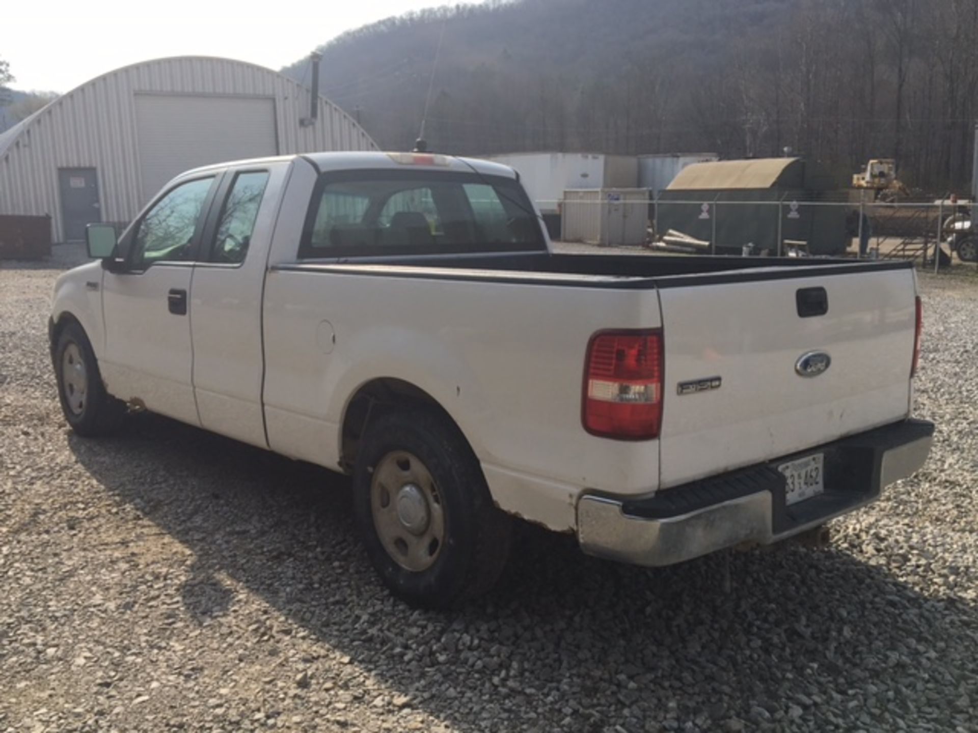 2007 Ford F150 Ext. Cab Pickup, V-8 4.6 litre, Automatic, Long bed P/U, ODO 202,000 VIN - Image 4 of 5