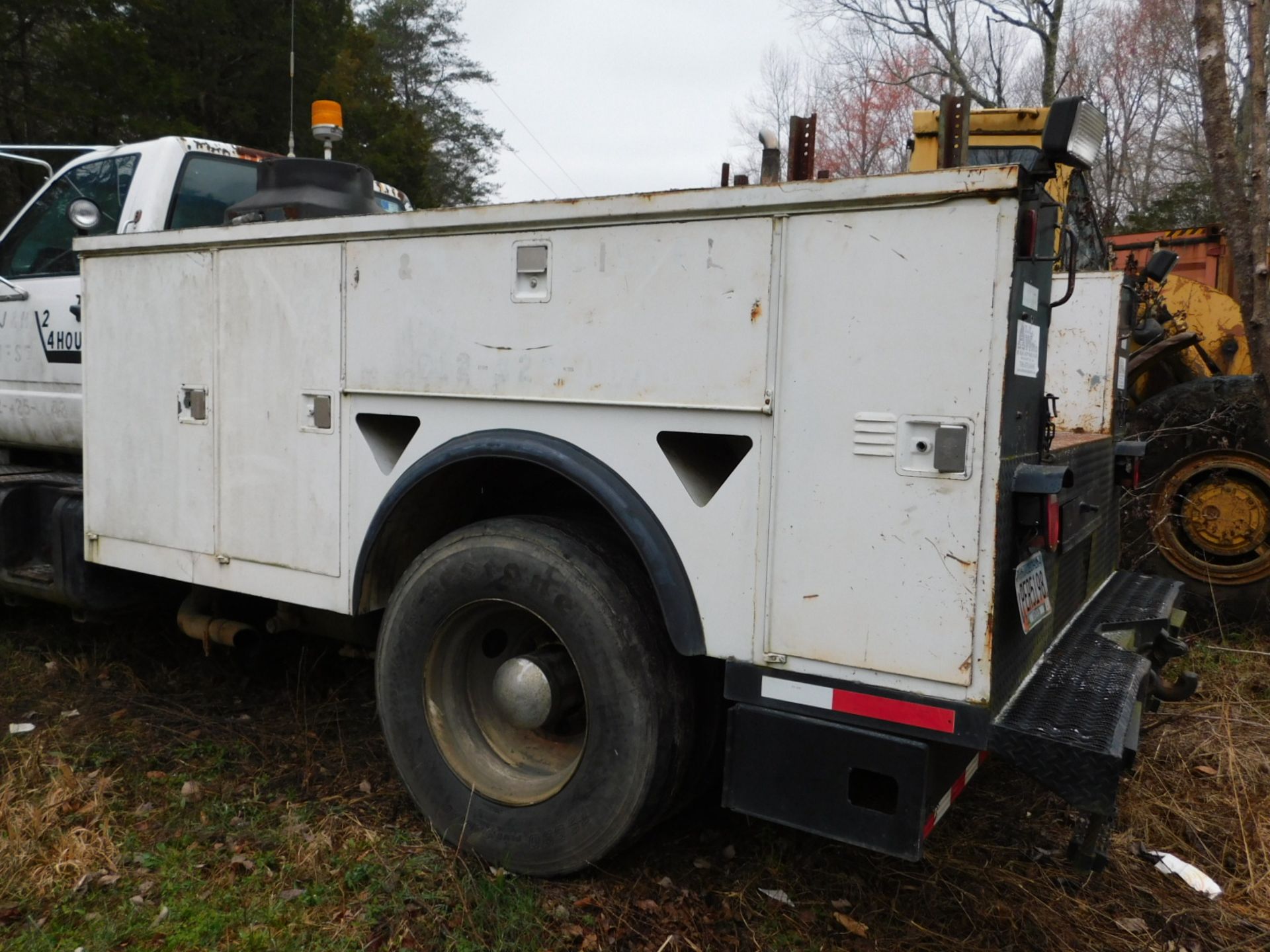 1990 GMC Topkick w/Service Bed, 3116 Cat Diesel, 6sp, ODO 101,304, Vin 1GDM7H1J4LJ603787 (Located at - Image 4 of 4