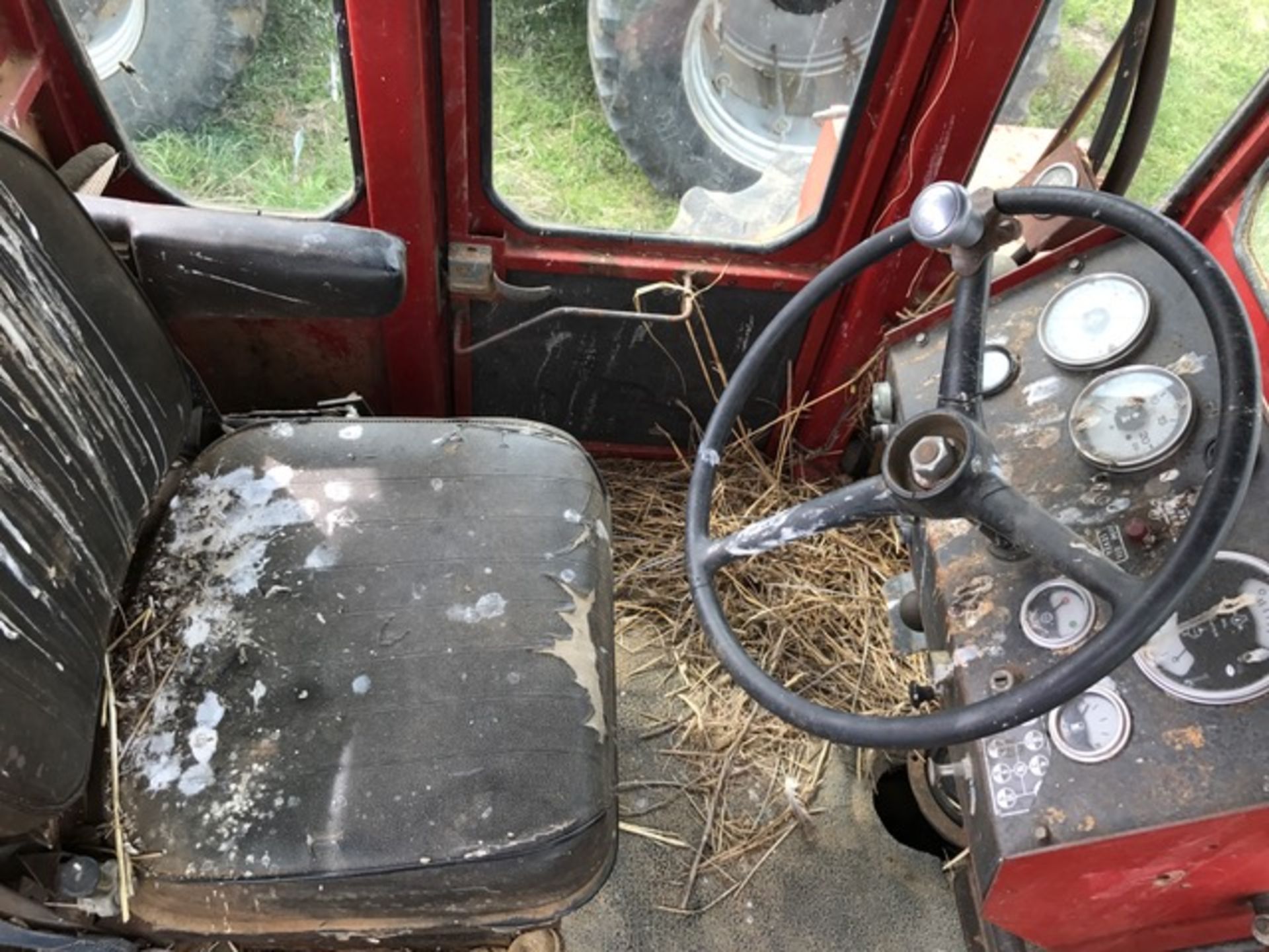 Case IH 4568, Diesel, 2 Remotes, 6,136hrs (needs clutch) (Located at 3681 Old State Route34, - Image 5 of 6