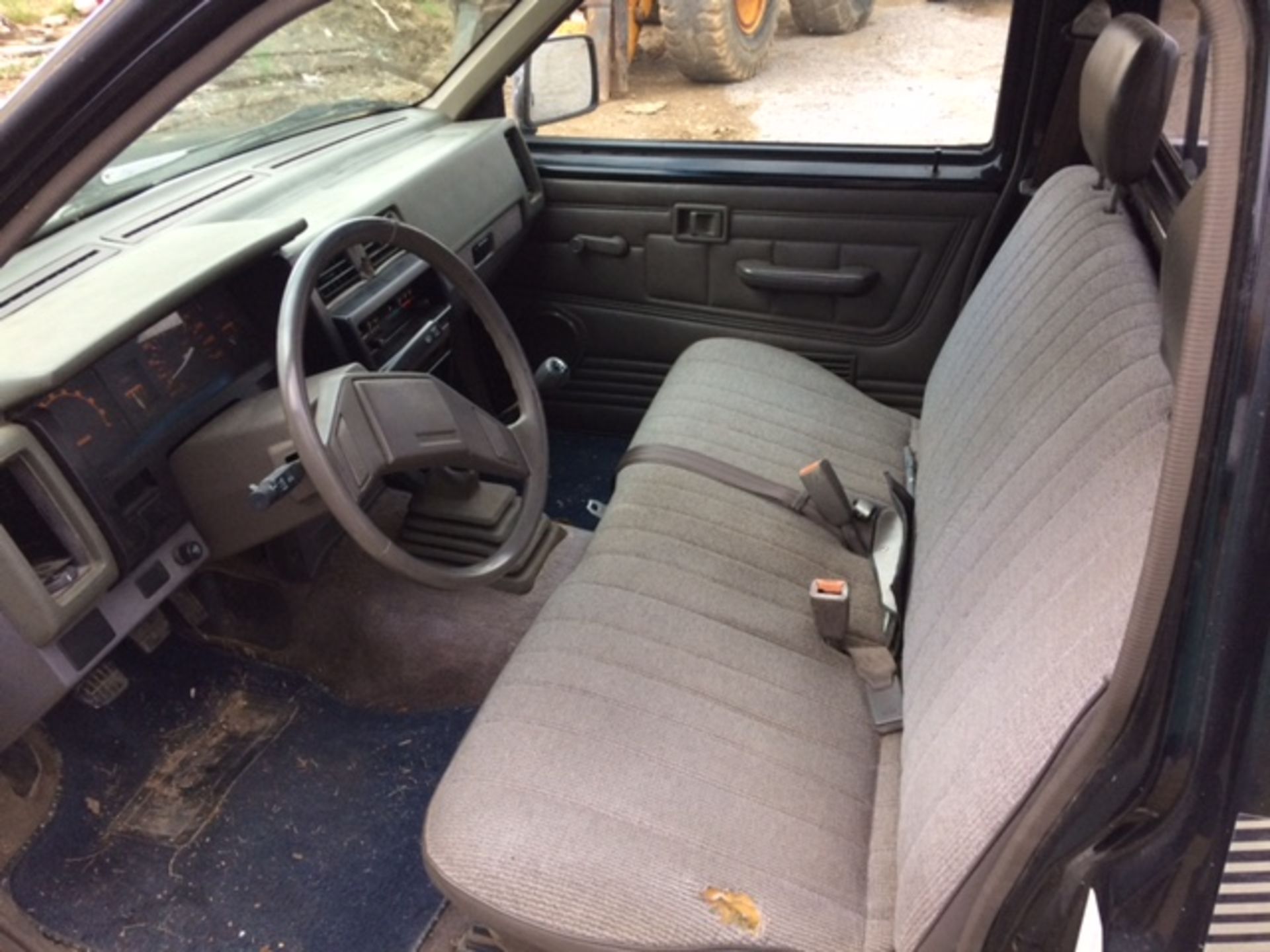 1988 Nissan Pickup, 5 speed Manual Transmission, odometer 133,000 VIN 1N6ND11S4JC355170 - Image 4 of 4