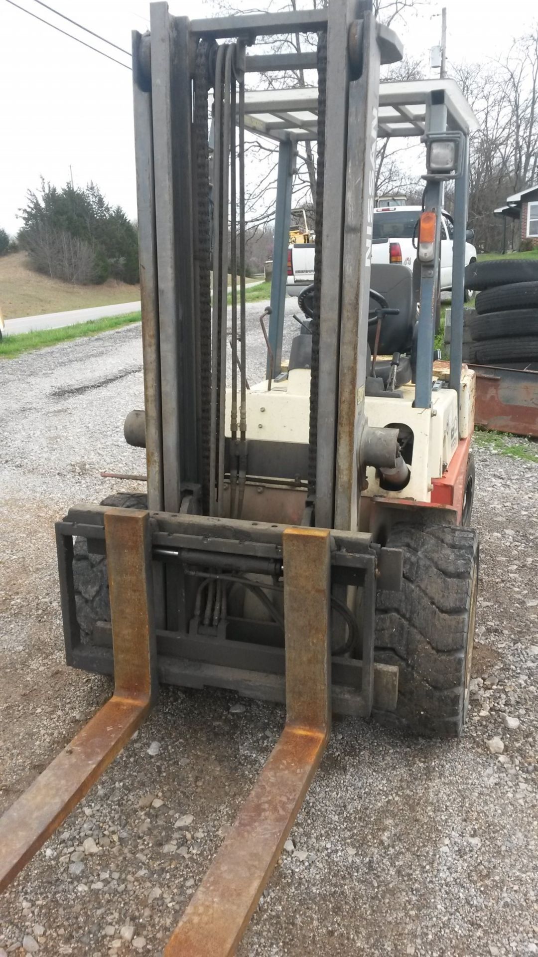 Nissan FGJ32A30V Forklift, 6000lb, 130" lift, Cushion Tire, Diesel, 7,556hrs, Sn 3002-9M0135 ( - Image 3 of 6