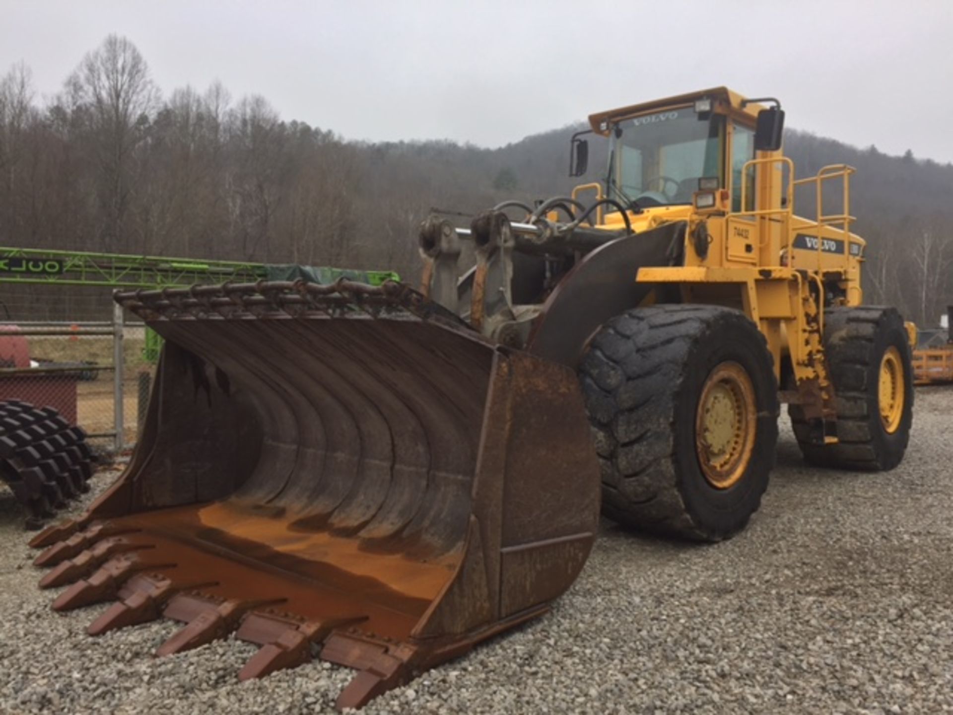 1999 Volvo L330D Rubber Tired Loader, Cab, Heat,Air, Michelin 35/65R33 Tires, Approximately 23,212