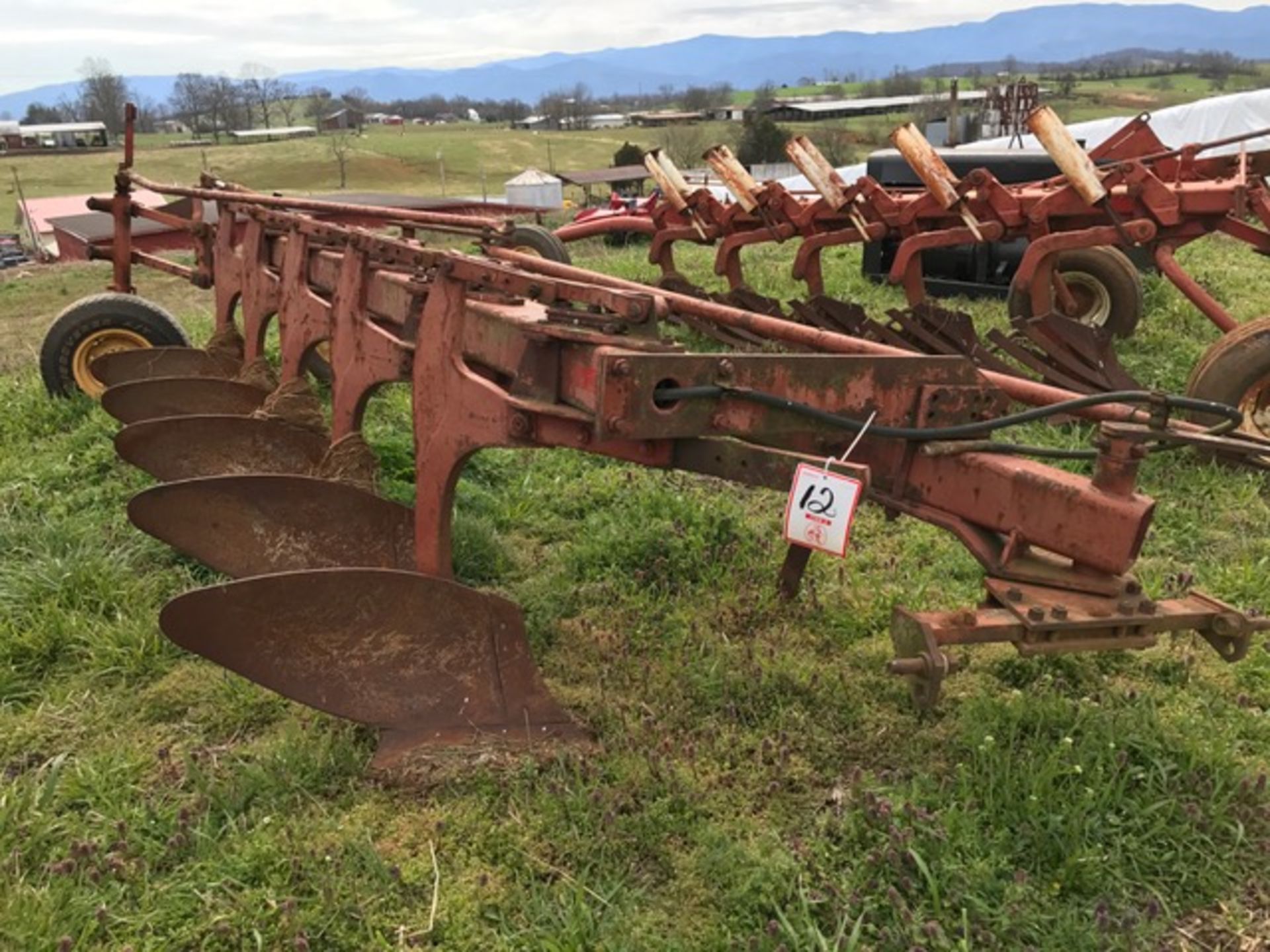 International 720 Five Bottom Plow (Located at 3681 Old State Route34, Limestone, TN 37681) - Image 2 of 3