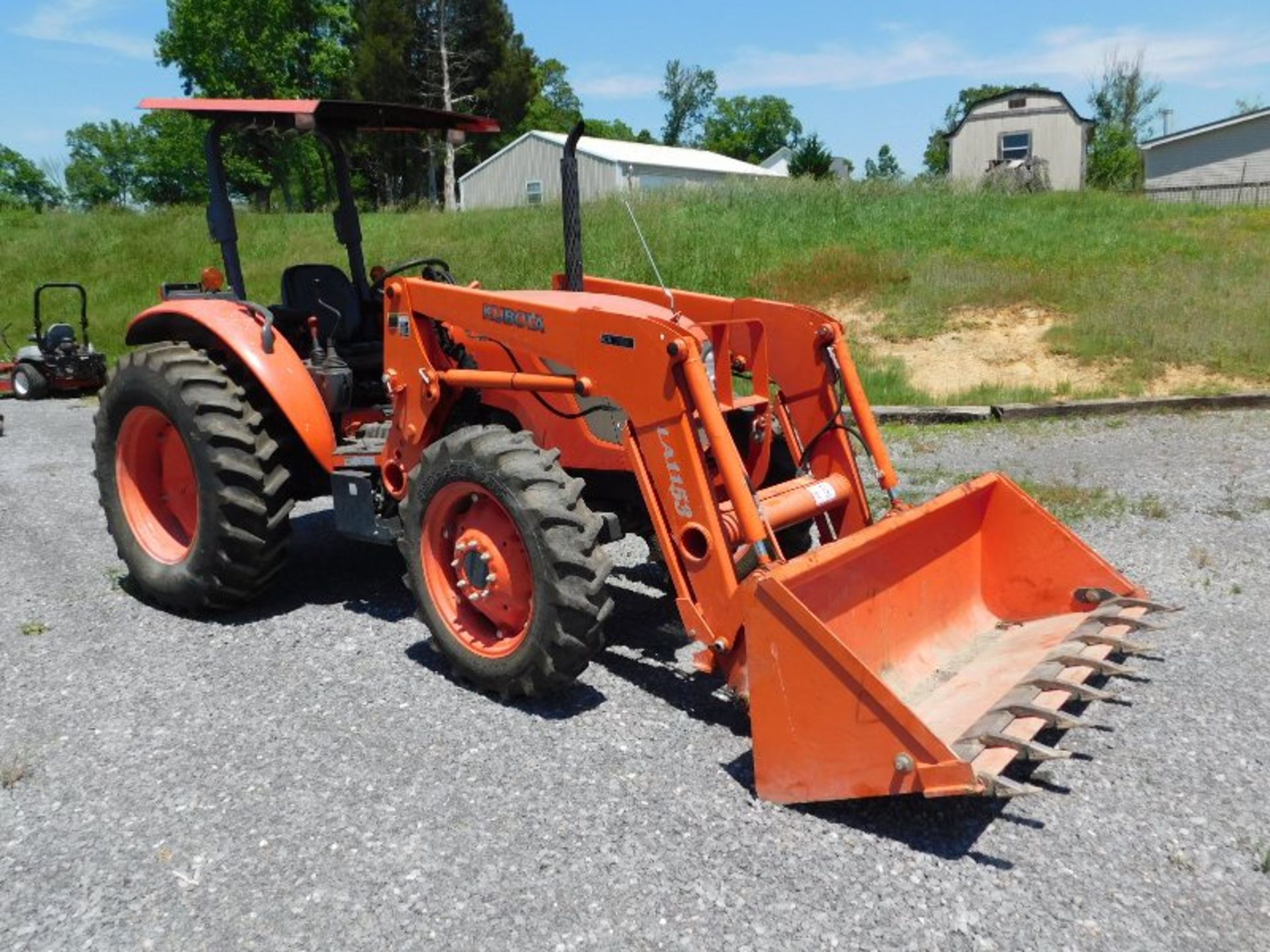 Kubota M5040 Tractor Loader, LA1153 Front Loader, 4 Wheel Drive, Roll Bar, Sunshade, Single - Image 2 of 5