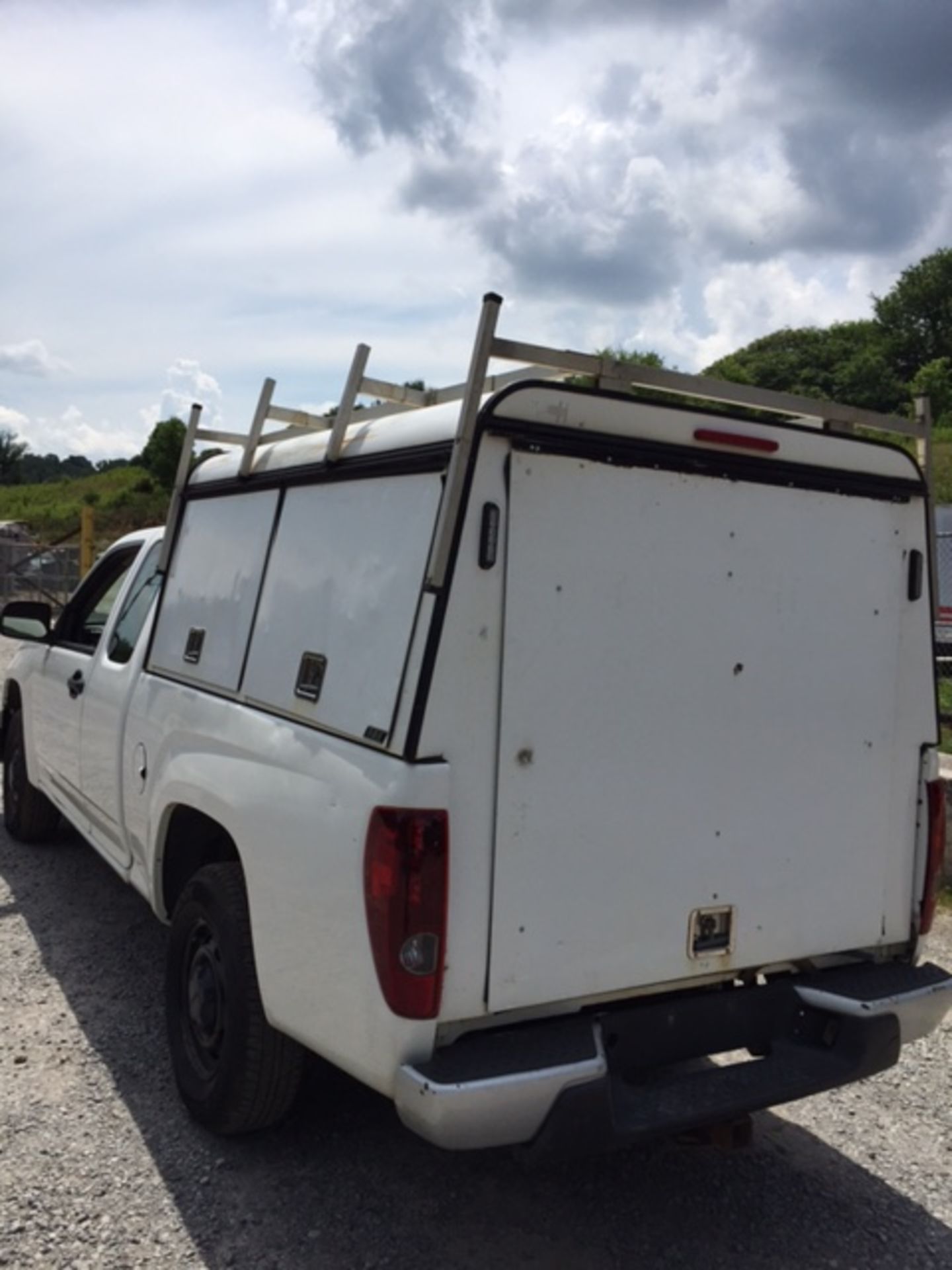 2005 GMC Canyon Extended Cab Pickup Truck, 4-Cylinder, Automatic, Service Bed Topper, Ladder Rack, - Image 3 of 8