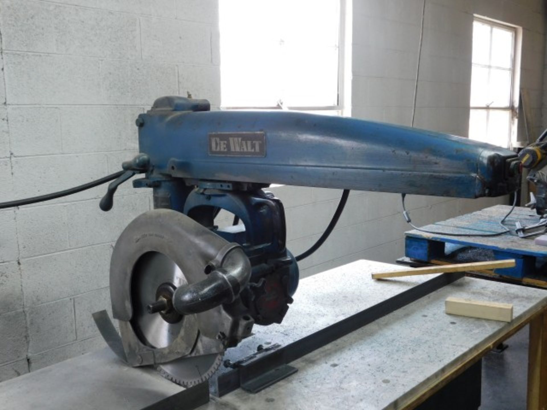 Dewalt Mdl GE 16" Radial Arm Saw, 32" Arm, 86" Table