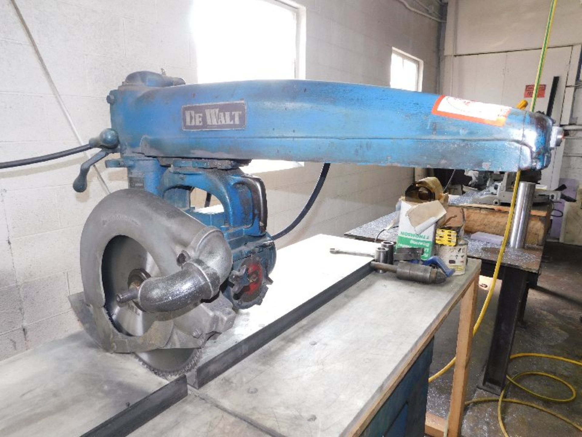 Dewalt Mdl GE 16" Radial Arm Saw, 32" Arm, 86" Table - Bild 3 aus 3