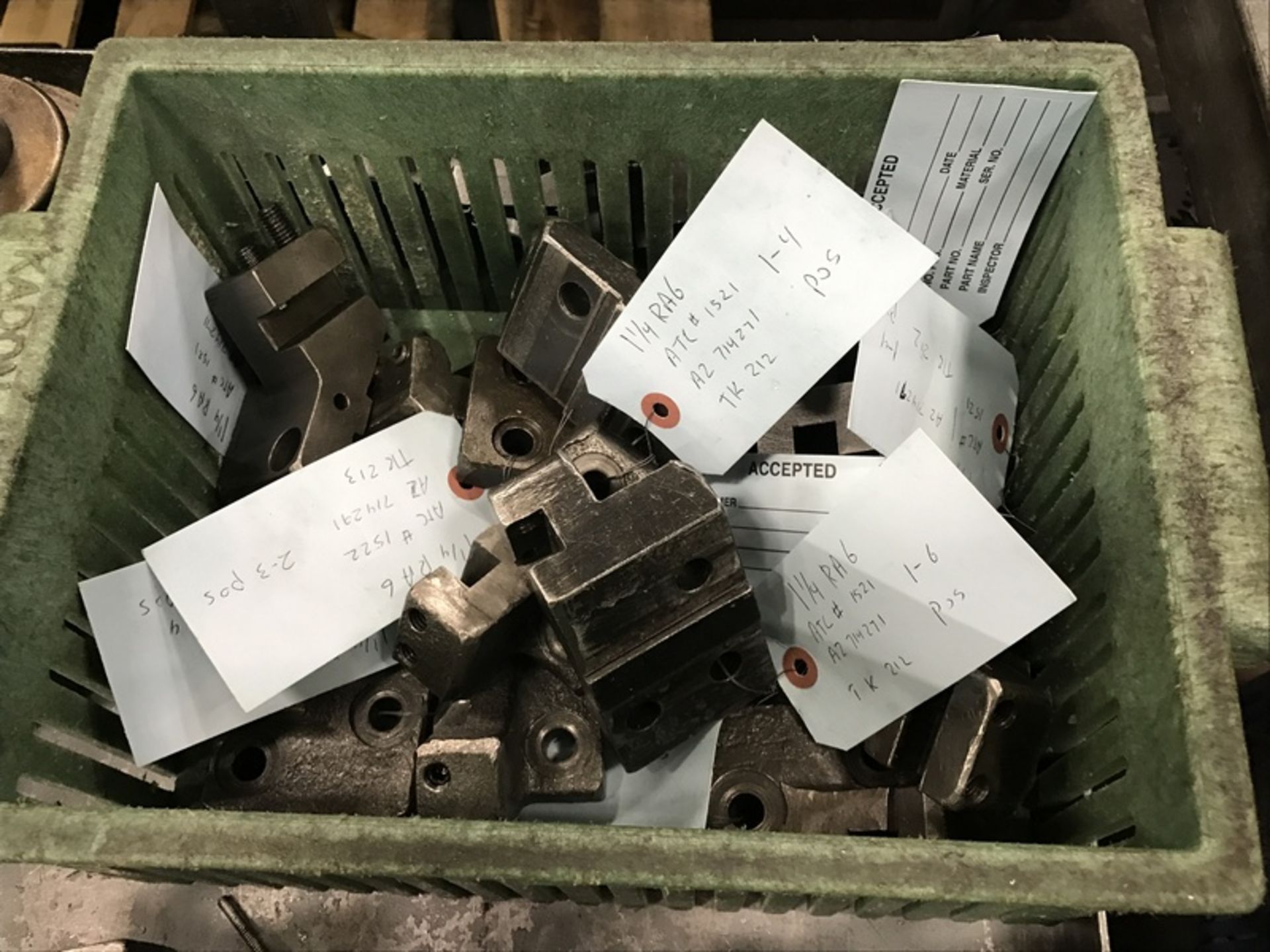 Misc. RA 6 Tool Holders & Basket of RA6 Holders 1-1/4" & various sizes - Image 3 of 3
