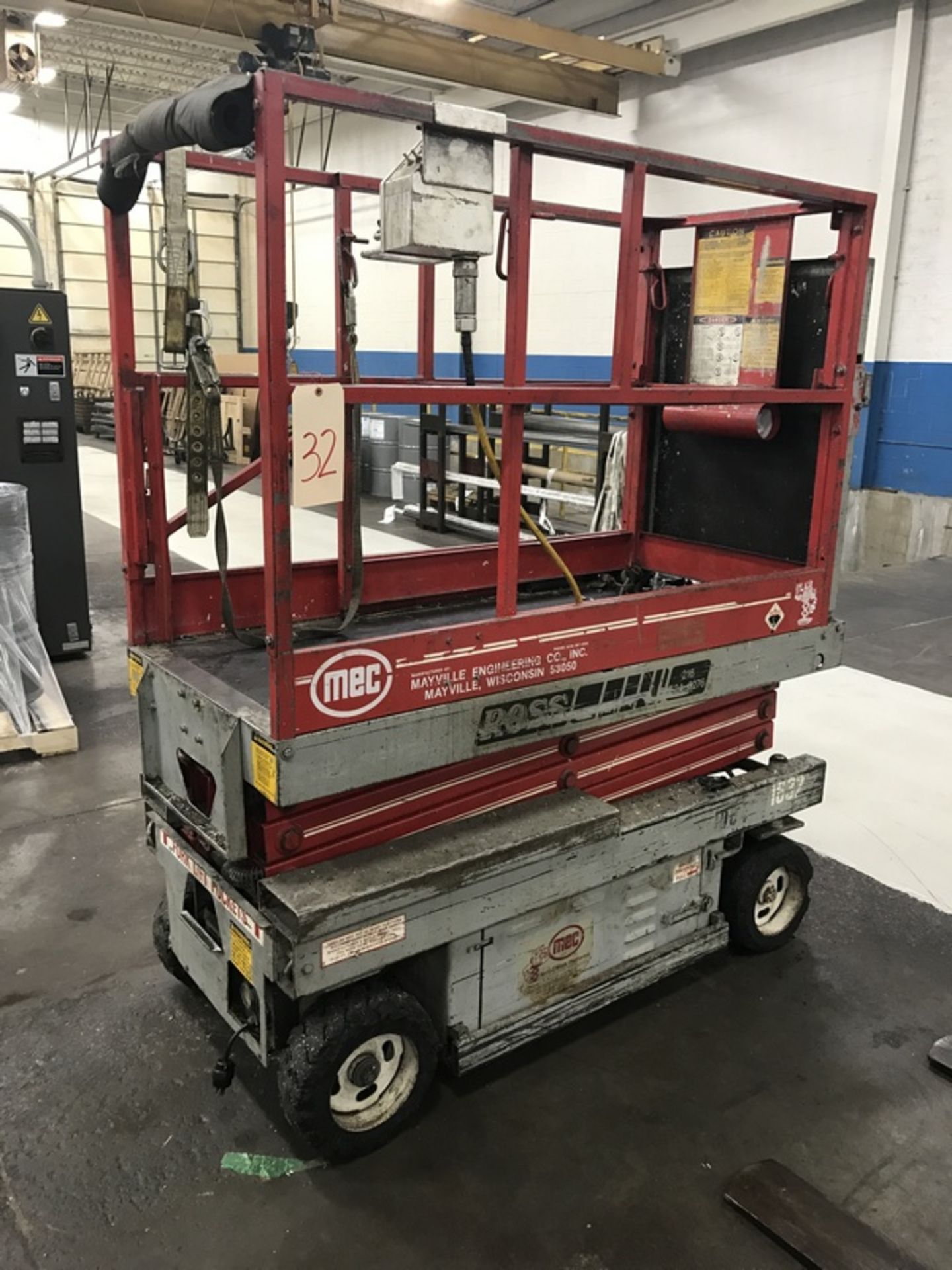 Mec Electric Scissor Lift, Model 1632, Capacity: 500 lbs., Lift Height: 16' - Image 2 of 3