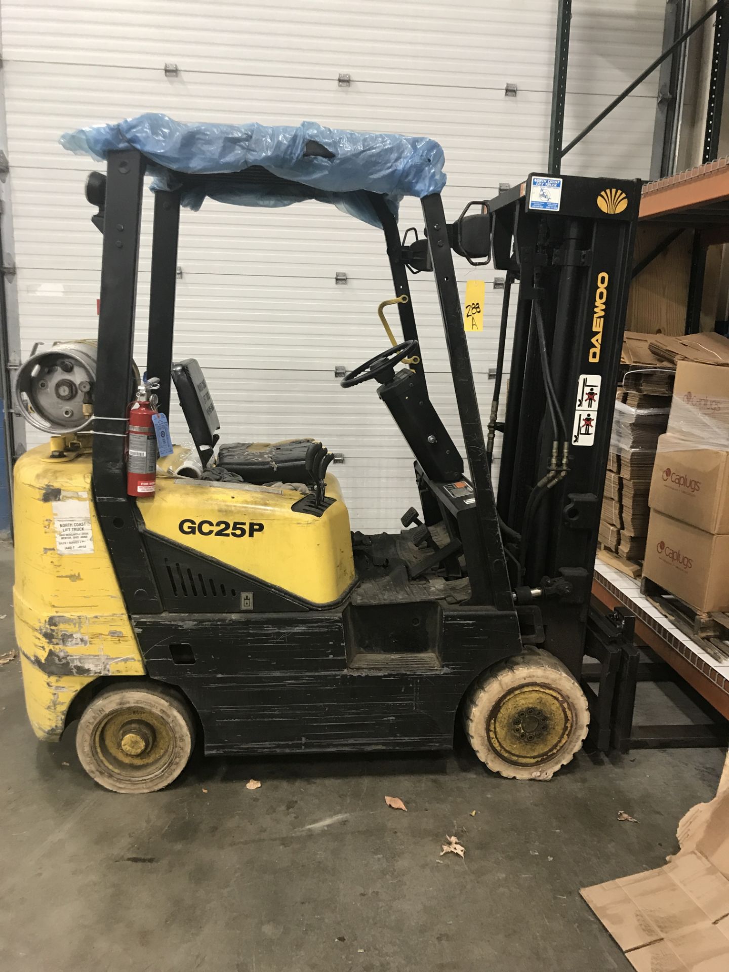 Daewoo Forklift, Model: GC25P-3, S/N: E1-00119_x00D_ Not available for pick up until 11/15/17