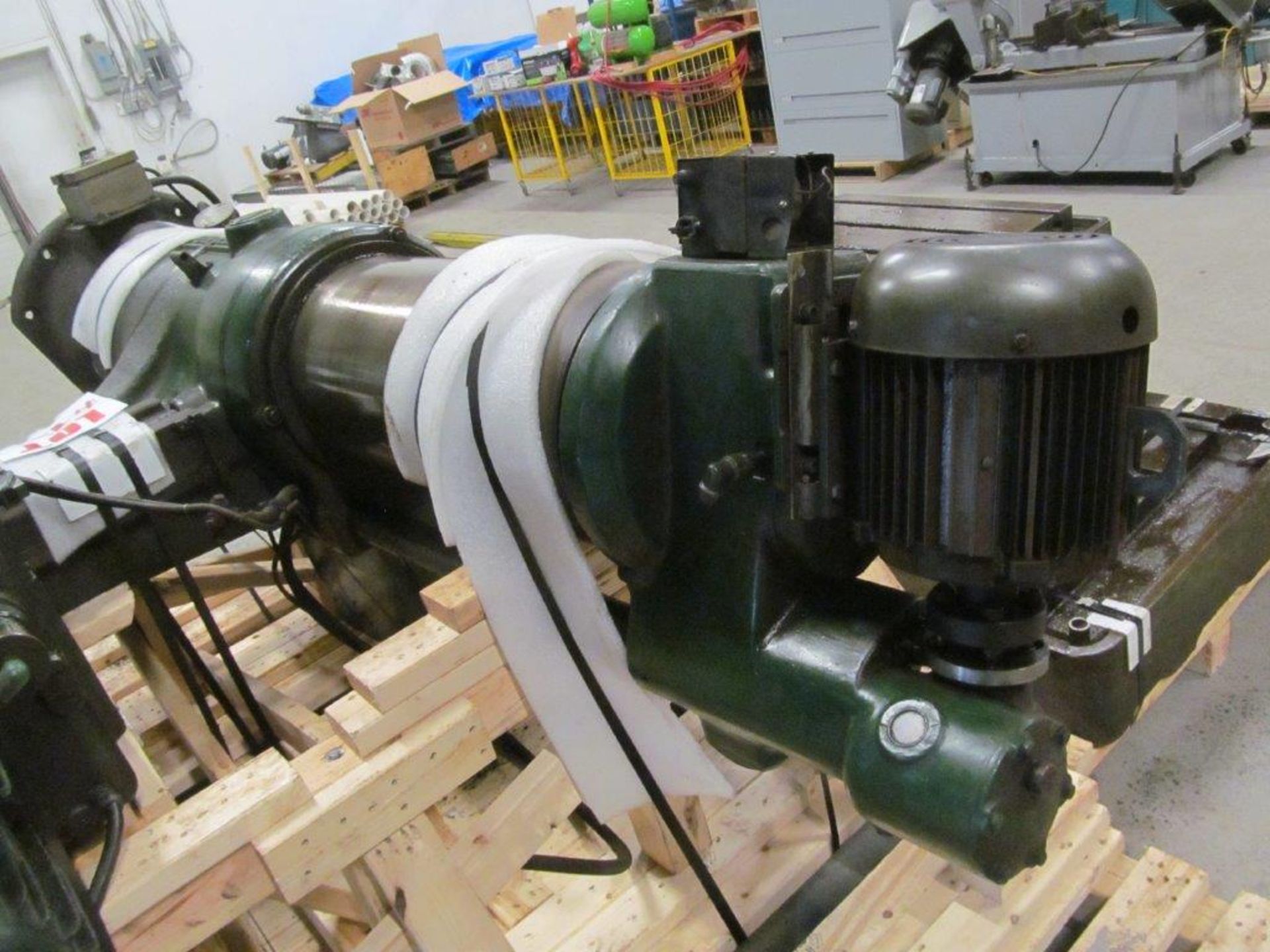 ARCHDALE RADIAL ARM DRILL, 5 FT ARM, MT5 SPINDLE TAPER, 12 SPINDLE SPEED, 40-1000 RPM, C/W BOX TABLE - Image 9 of 10