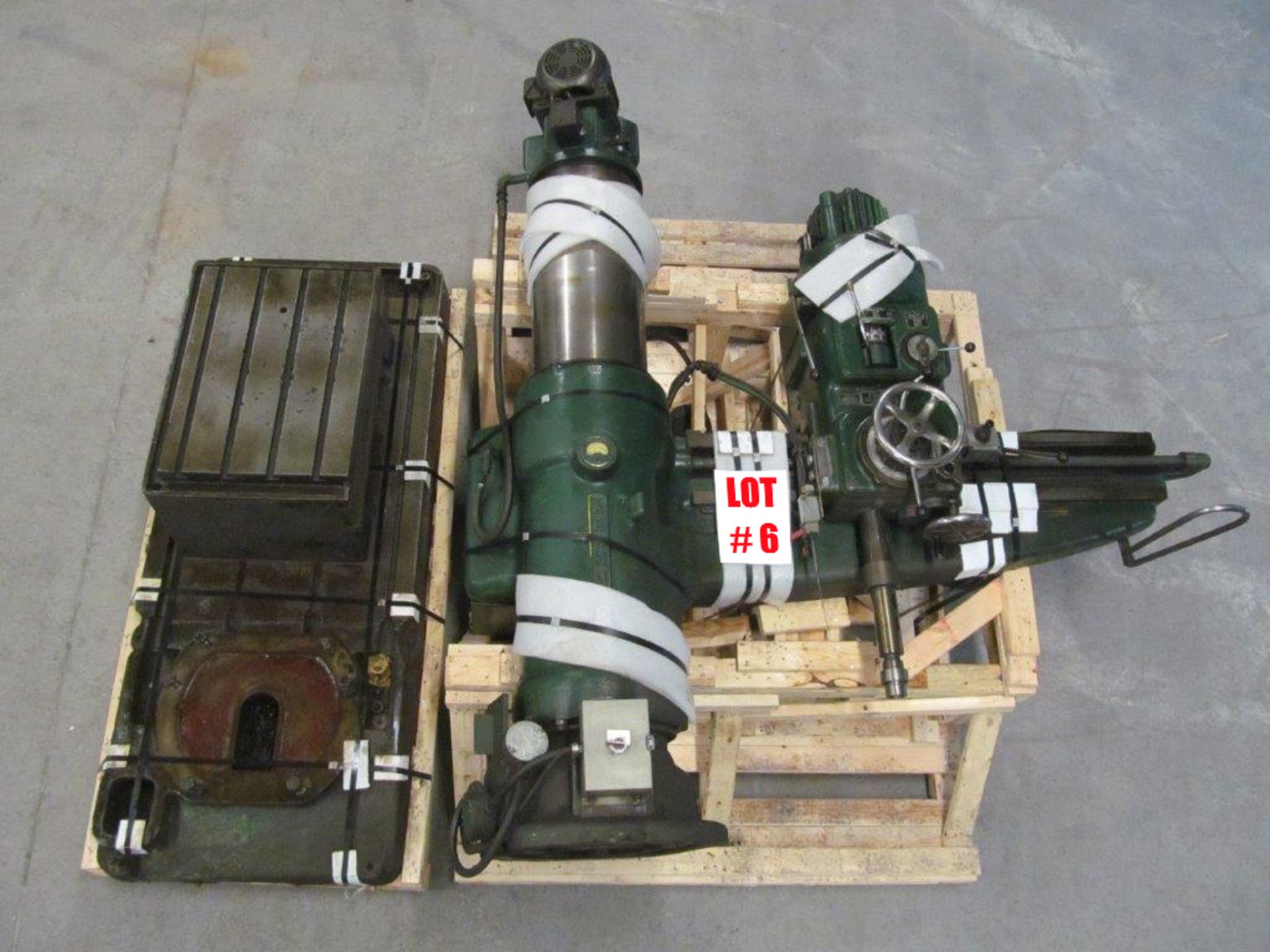 ARCHDALE RADIAL ARM DRILL, 5 FT ARM, MT5 SPINDLE TAPER, 12 SPINDLE SPEED, 40-1000 RPM, C/W BOX TABLE