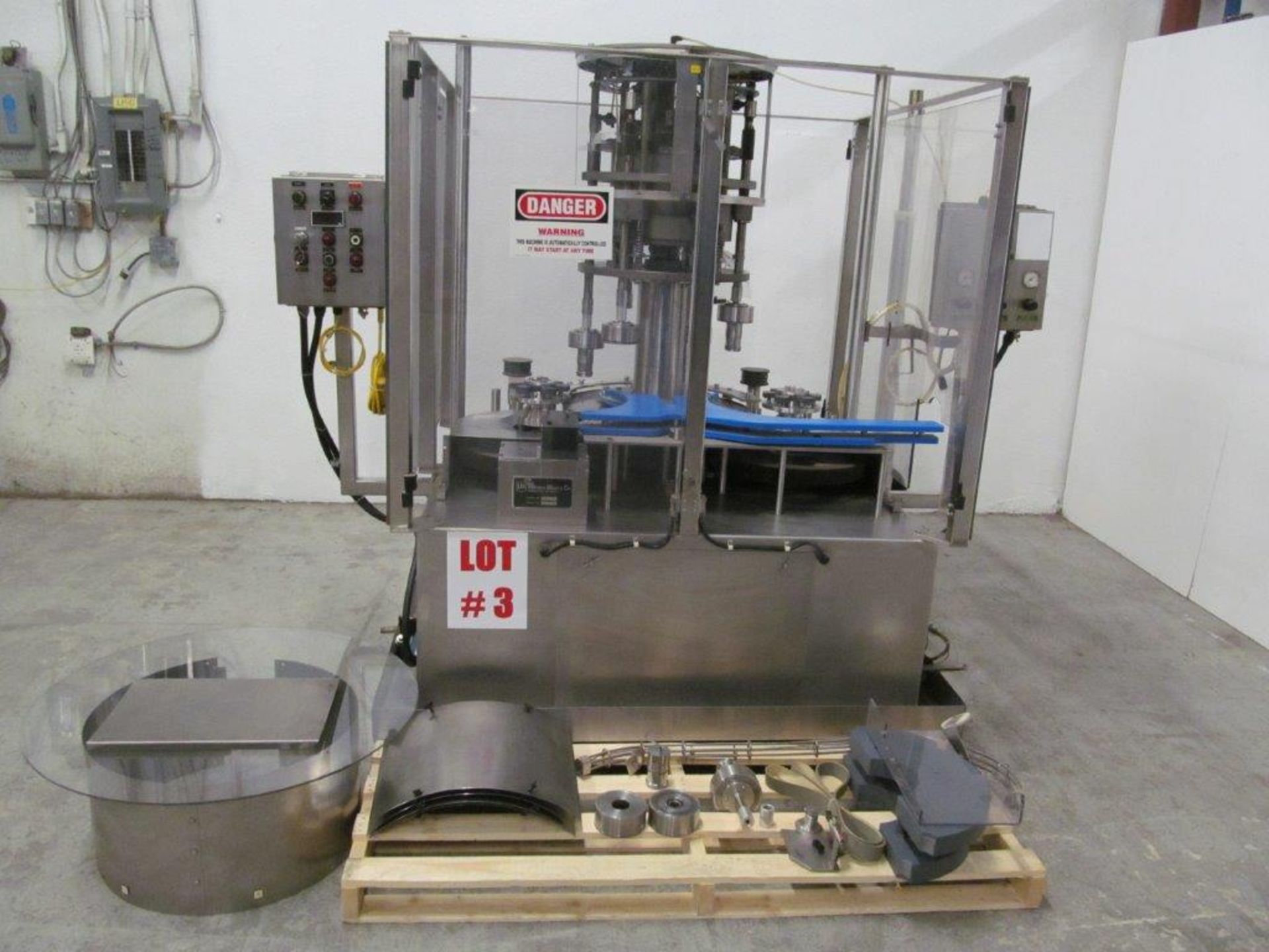 BOTTLERS MACHINERY'S CO US BOTTLER ROTARY CAPPER-6 HEADS, MOD. PMC-6, UP TO 80 BPM DEPENDING ON