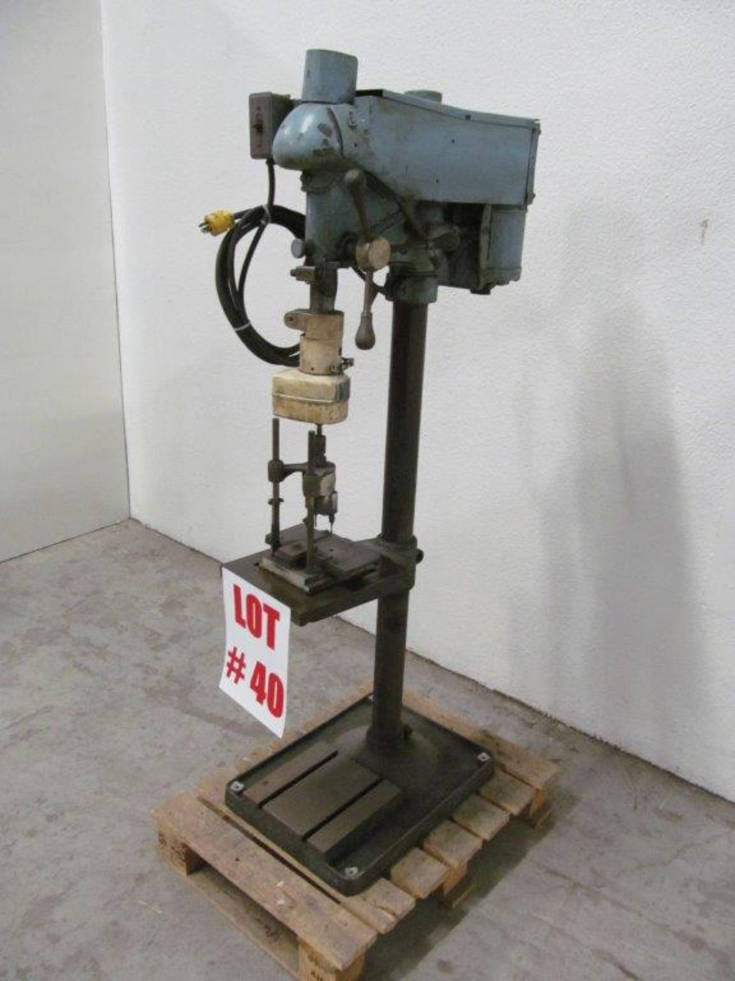 CANADIAN PEDESTAL DRILL PRESS C/W TAPPING HEAD, ELECTRICS: 115V/1PH/60C - Image 2 of 2