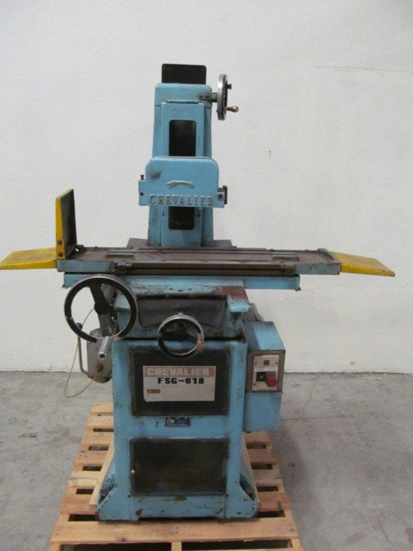 CHEVALIER FSG-618 SURFACE GRINDER, 6" X 18", ELECTRICS: 550V/3PH/60C, "CONDITION UNKNOWN" - Image 4 of 4