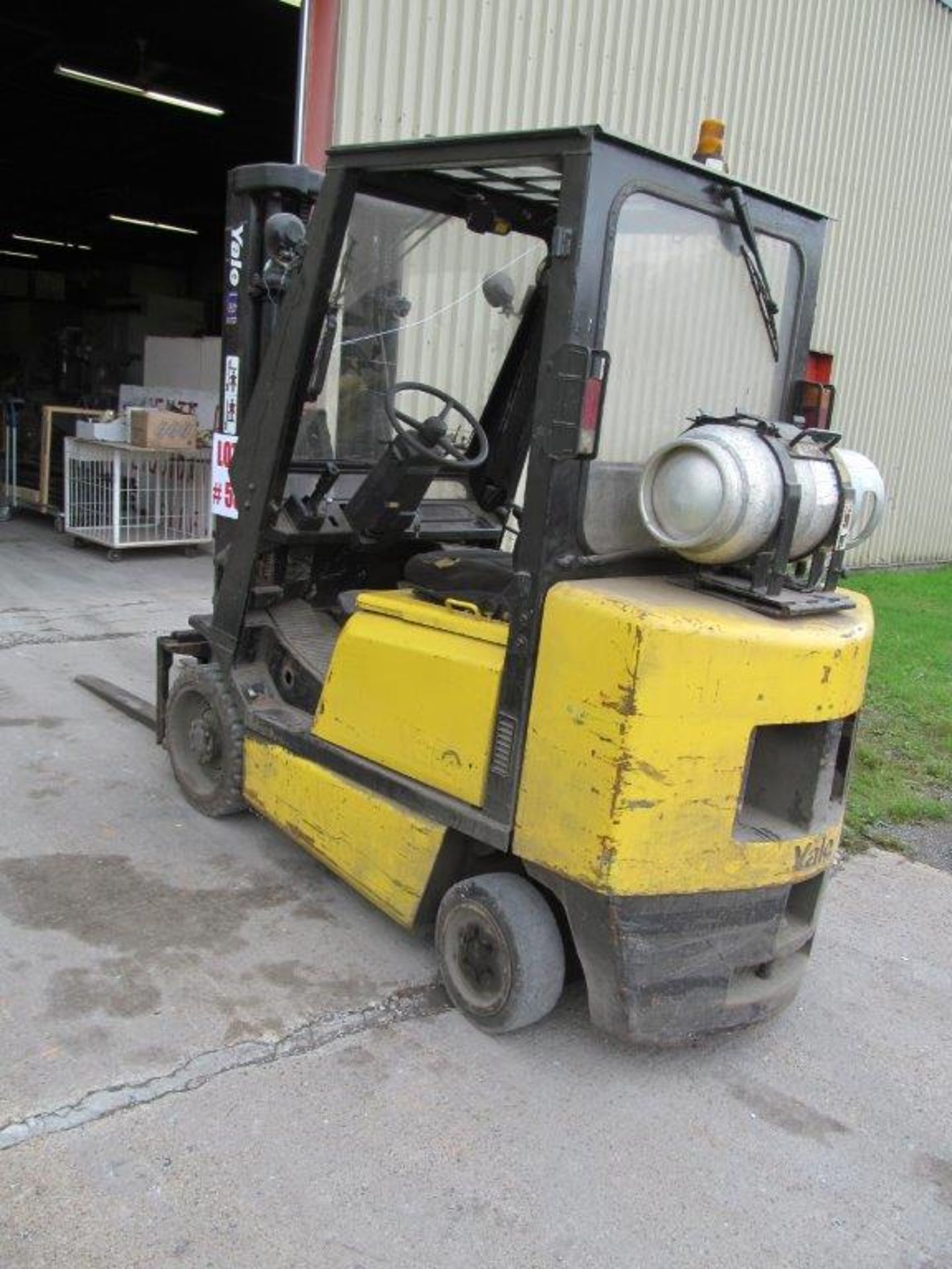 YALE PROPANE FORKLIFT MODEL: E466087, 5000 LBS CAP, INDOOR/OUTDOOR, "PROPANE TANK NOT INCLUDED" - Image 3 of 10