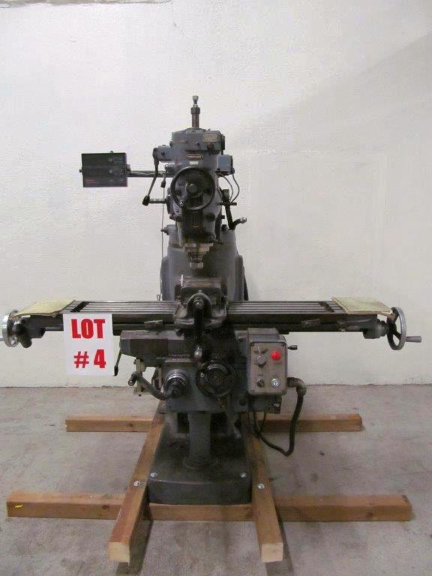 MAKINO (JAPAN) TURRET MILL MODEL: K-55 KOJP, S/N: H43-5179, ISO 40 SPINDLE TABLE: 10'' X 49'', C/W - Image 2 of 9