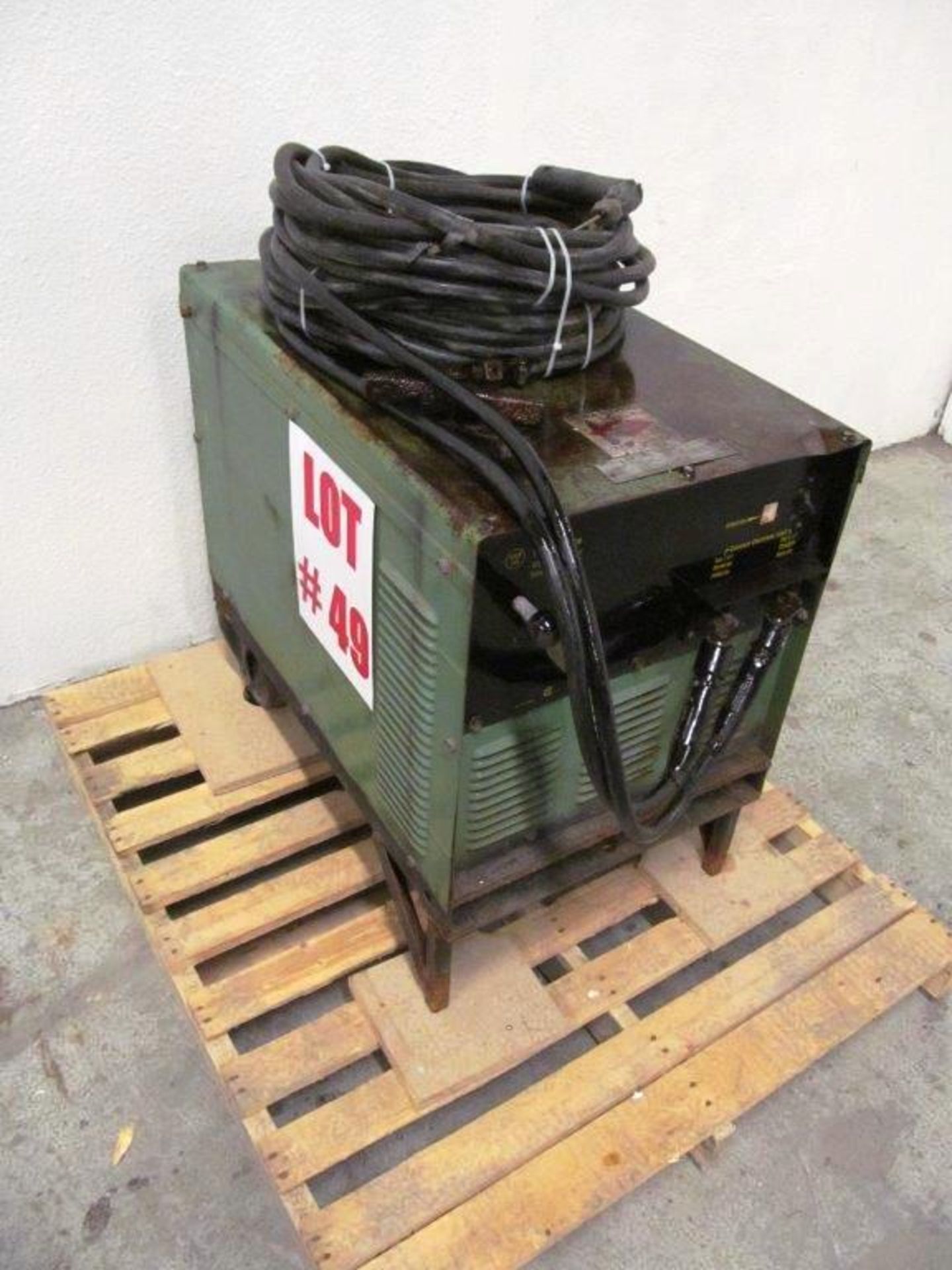 WESTINGHOUSE ARC WELDER 400AMPS, C/W CABLE, ELECTRICS: 230V/460V/3PH/60C