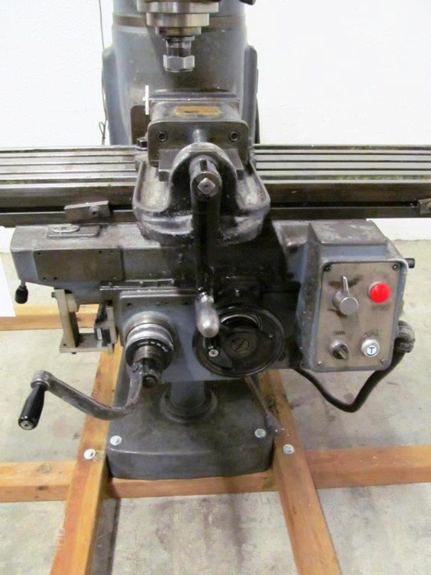 MAKINO (JAPAN) TURRET MILL MODEL: K-55 KOJP, S/N: H43-5179, ISO 40 SPINDLE TABLE: 10'' X 49'', C/W - Image 7 of 9