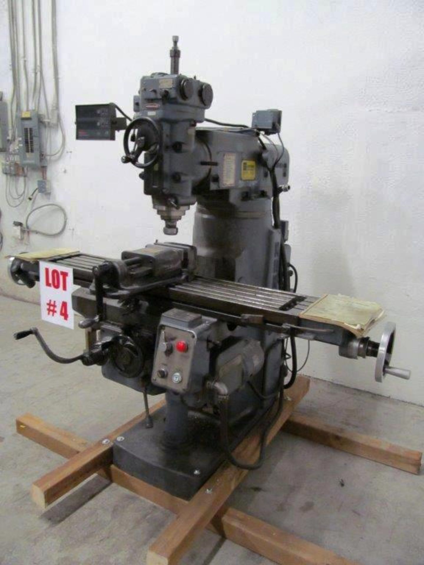 MAKINO (JAPAN) TURRET MILL MODEL: K-55 KOJP, S/N: H43-5179, ISO 40 SPINDLE TABLE: 10'' X 49'', C/W - Image 3 of 9