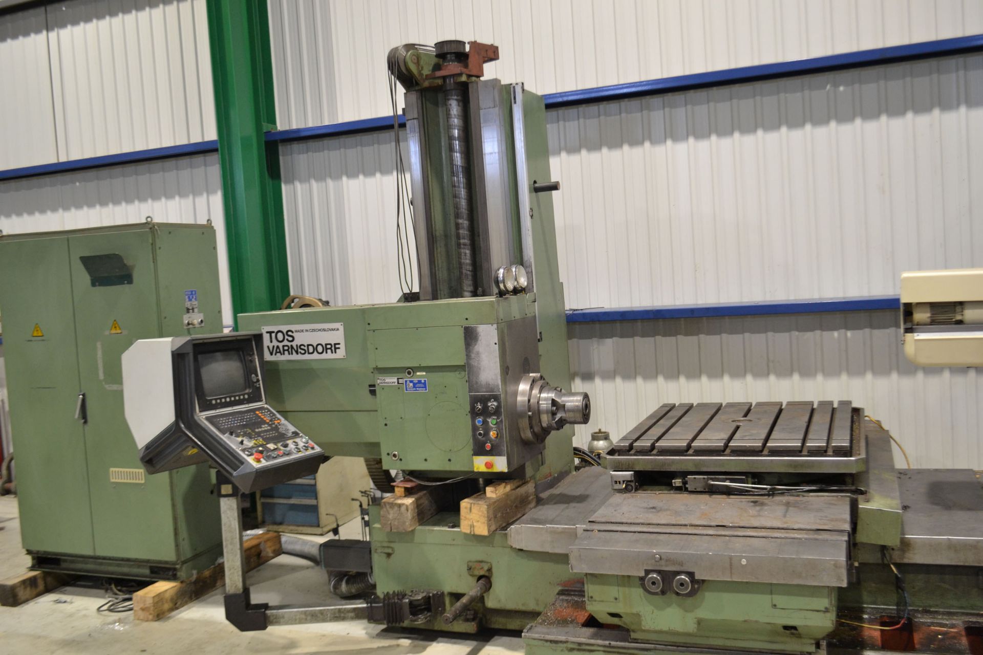 TOS VARNSDORF TABLE TYPE HORIZ. BORING MILL MODEL: WH 10 CNC, WORK SPINDLE DIAMETER: 100 MM (4”) - Image 2 of 4