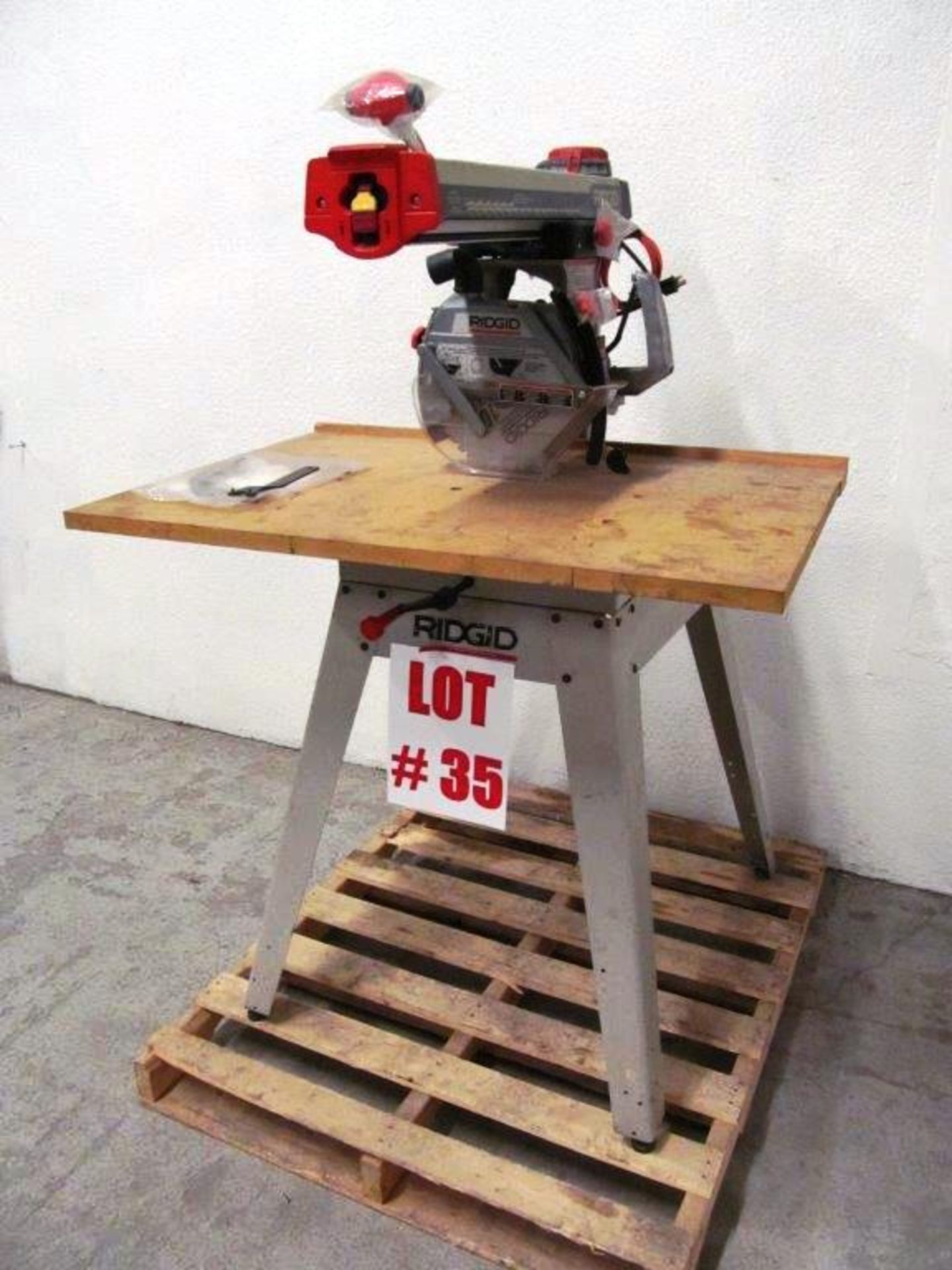 RIDGID RADIAL ARM SAW 16'' CAPACITY SWIVELS MODEL: RS10000, ELECTRICS: 115V/1PH/60C - Image 3 of 4